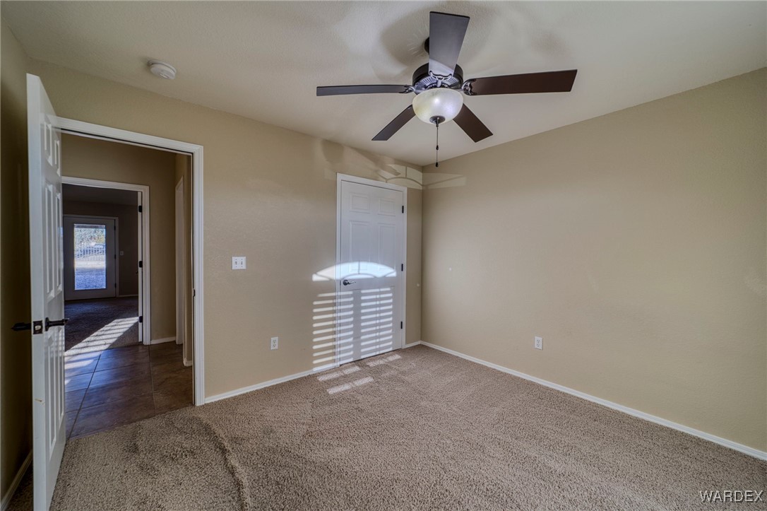 5864 S Desert Lakes Drive