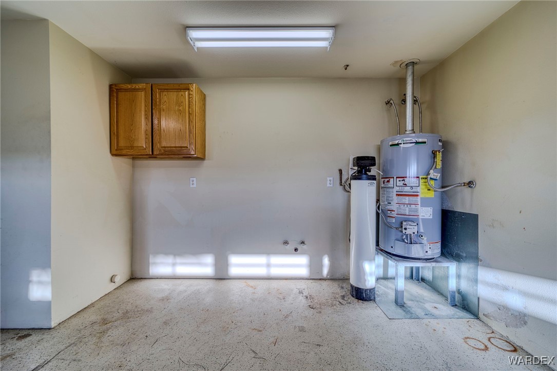 5864 S Desert Lakes Drive