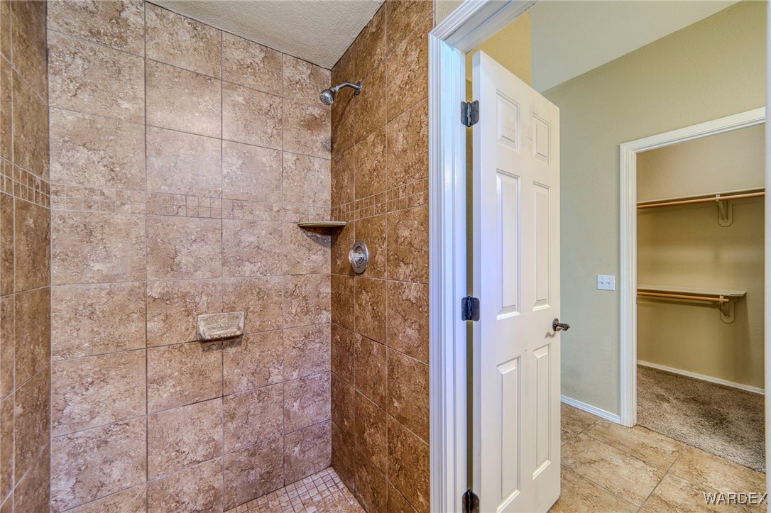 5864 S Desert Lakes Drive
