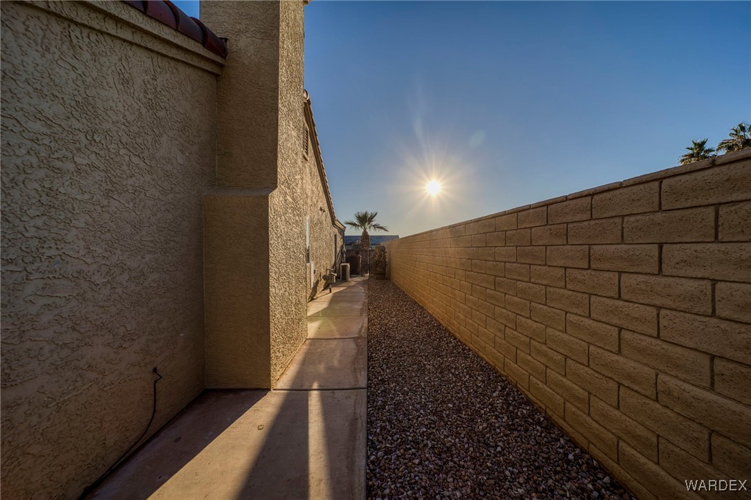 5864 S Desert Lakes Drive