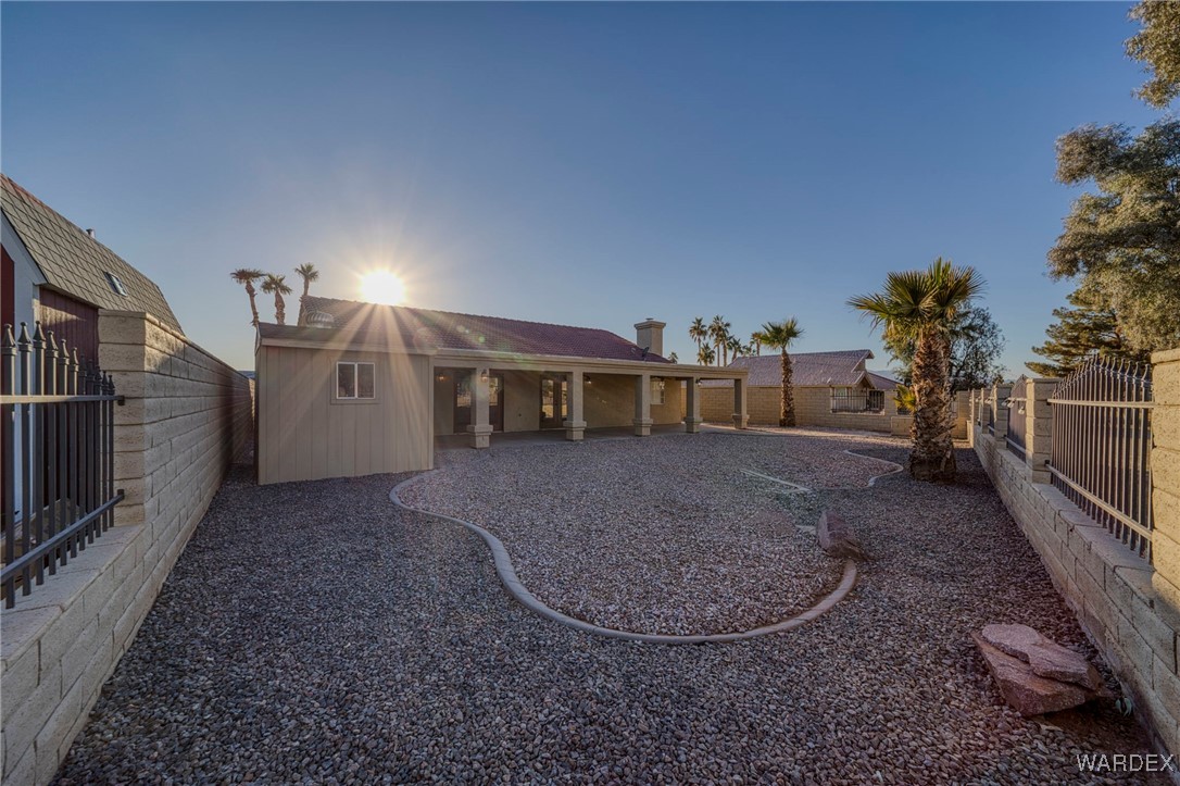 5864 S Desert Lakes Drive