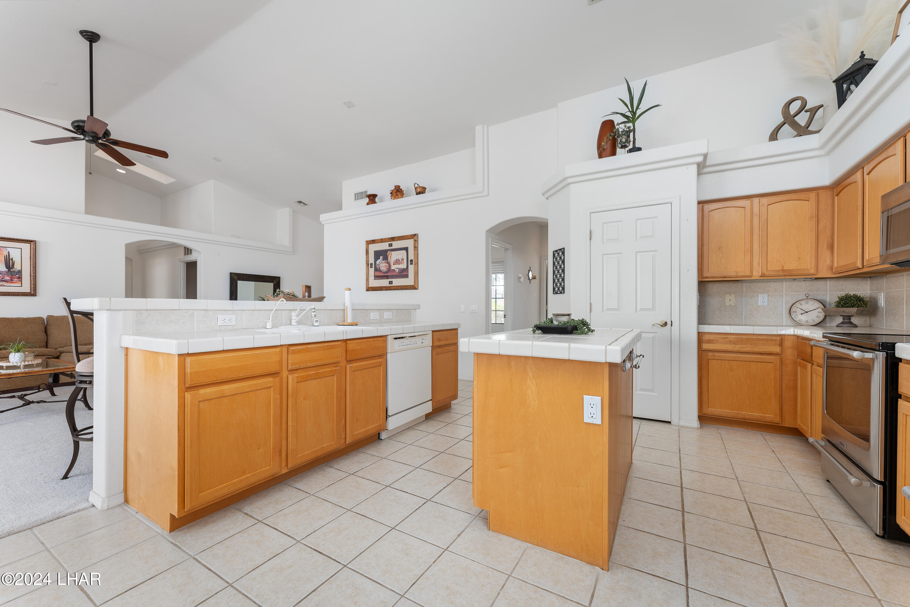 2871 Paseo Dorado