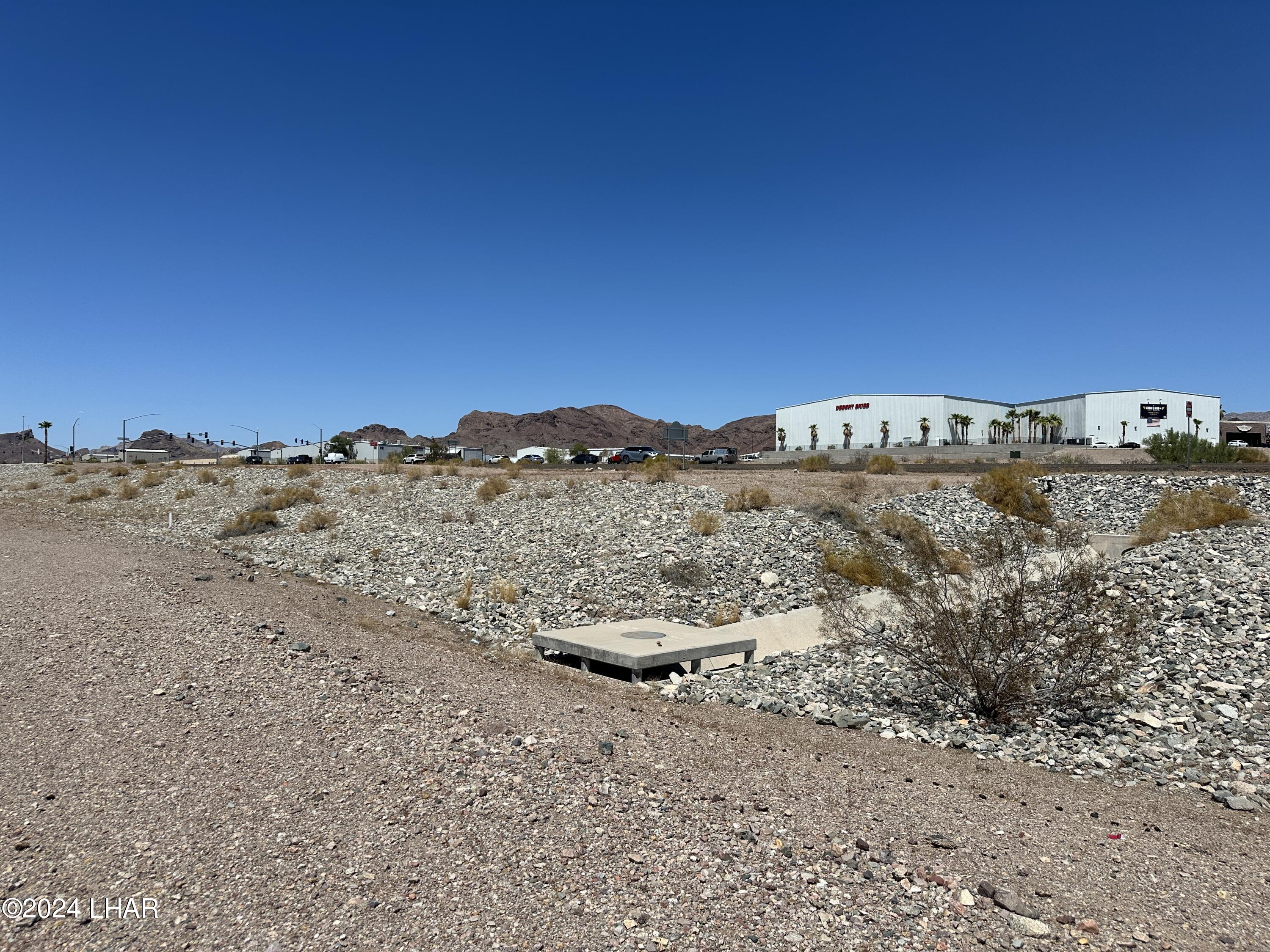 5621 N Highway 95