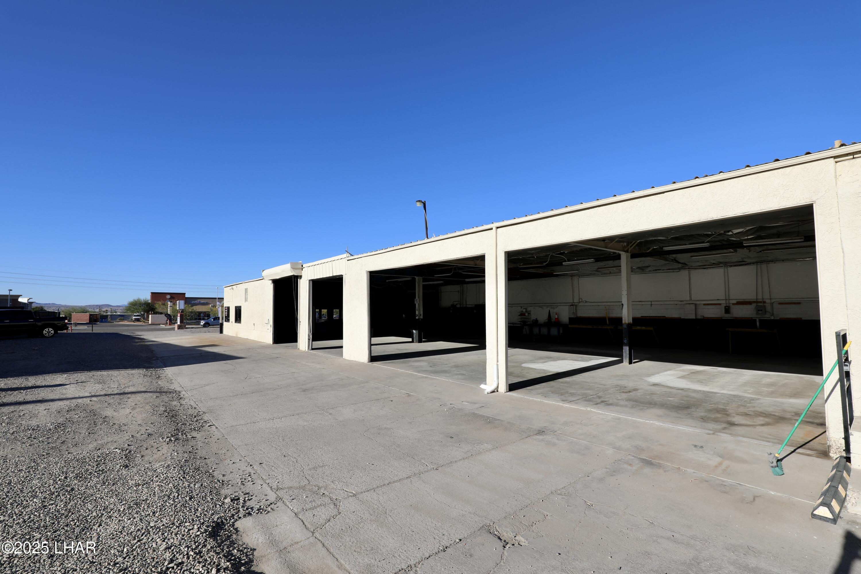 82 N Lake Havasu Ave