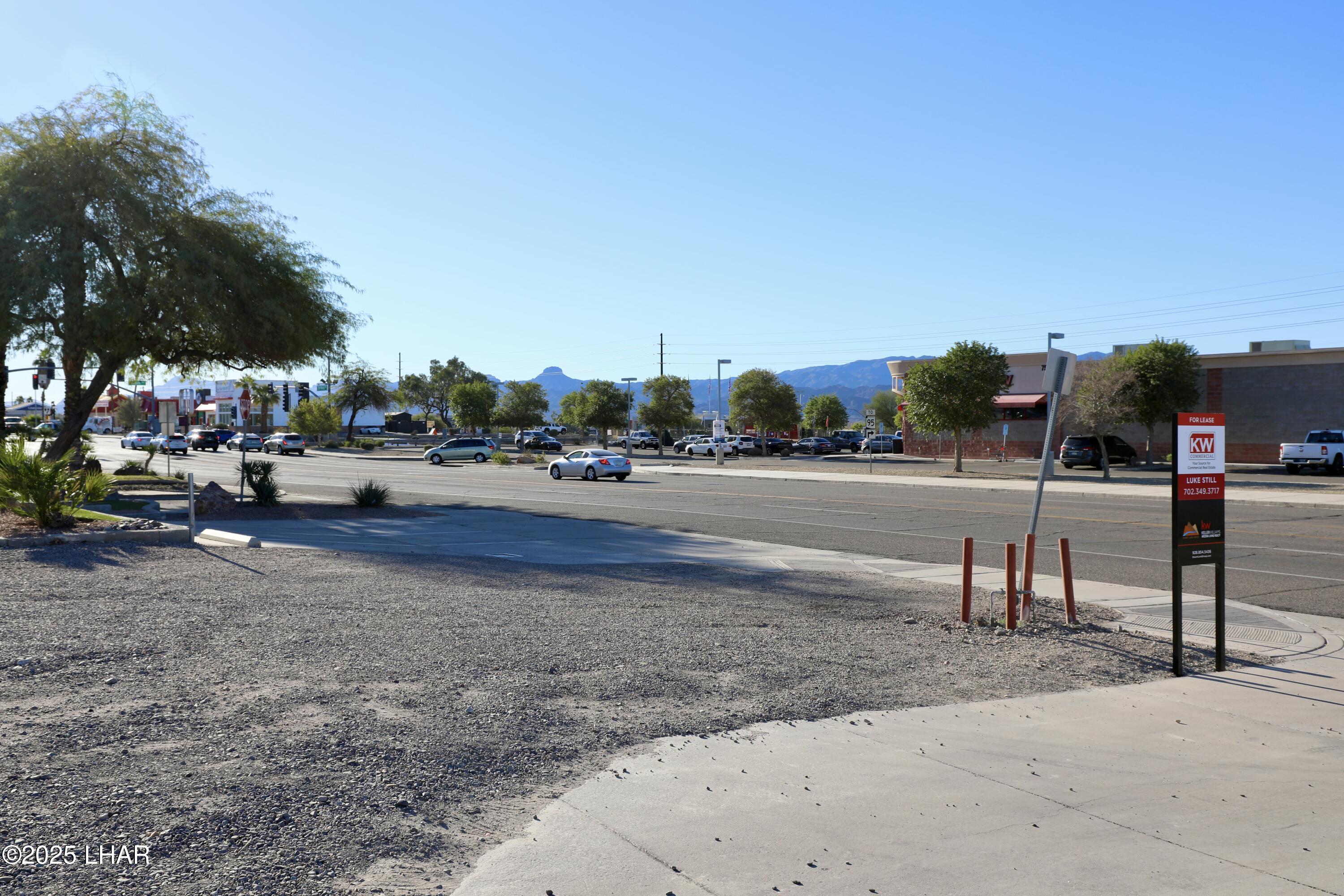 82 N Lake Havasu Ave