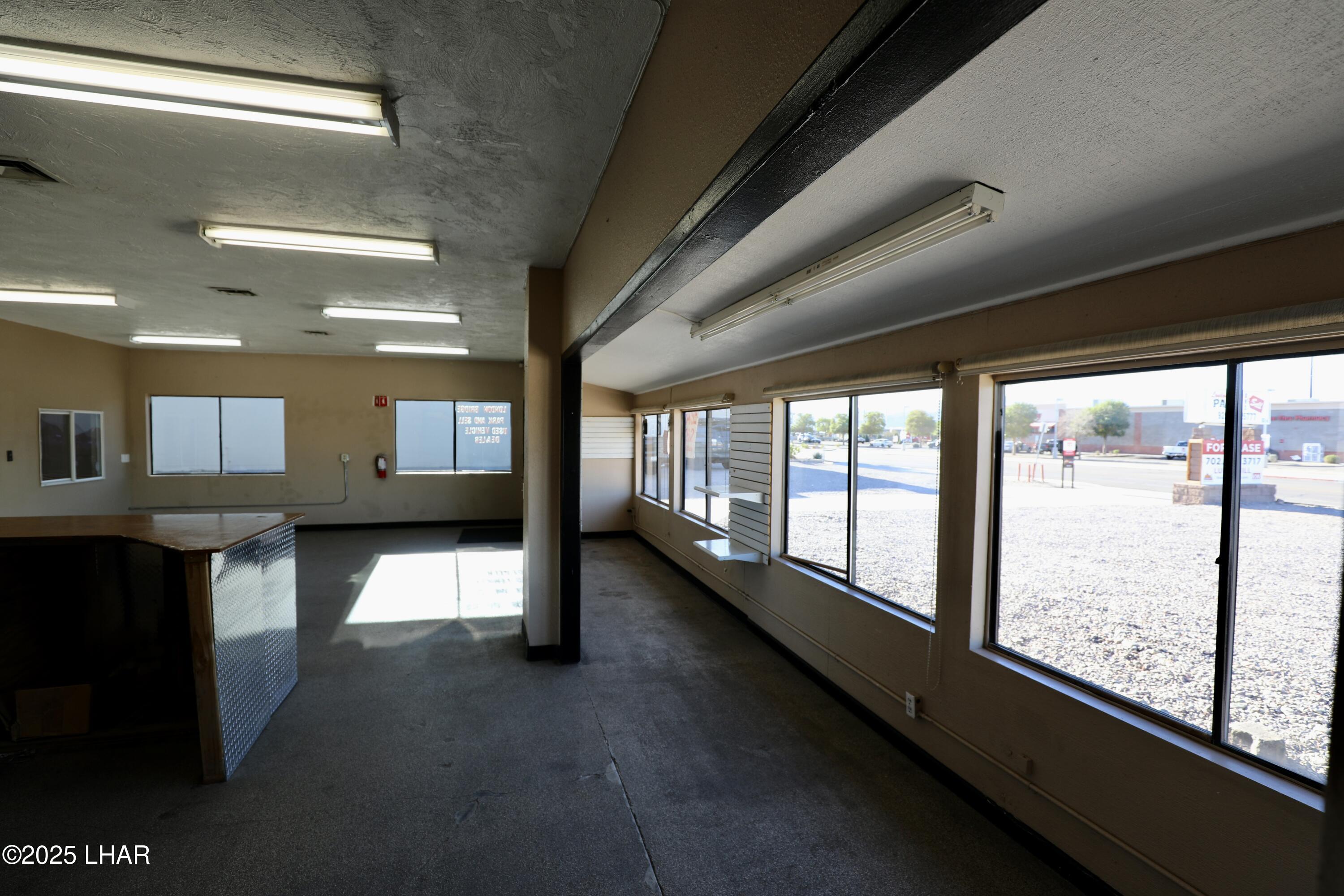 82 N Lake Havasu Ave