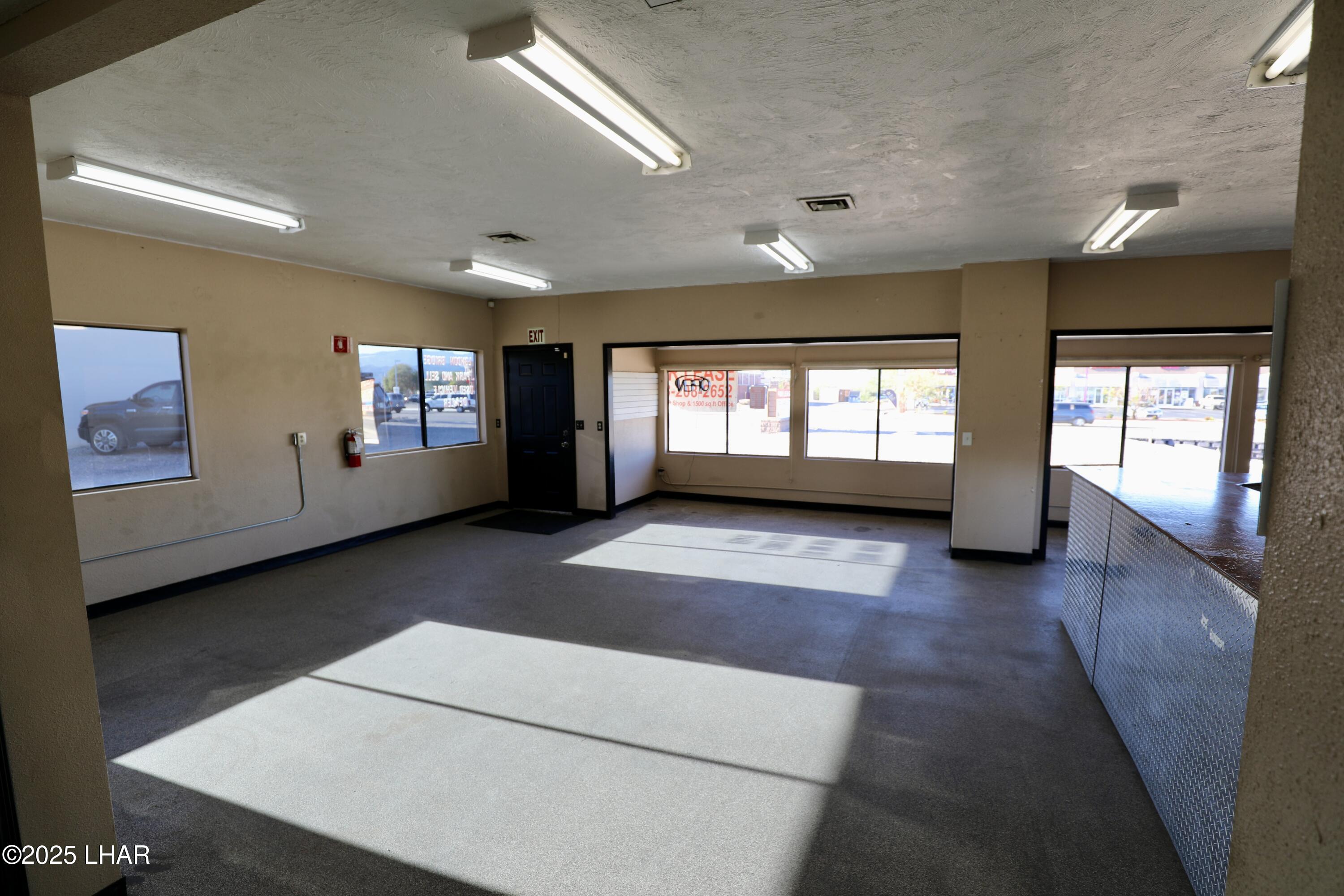 82 N Lake Havasu Ave