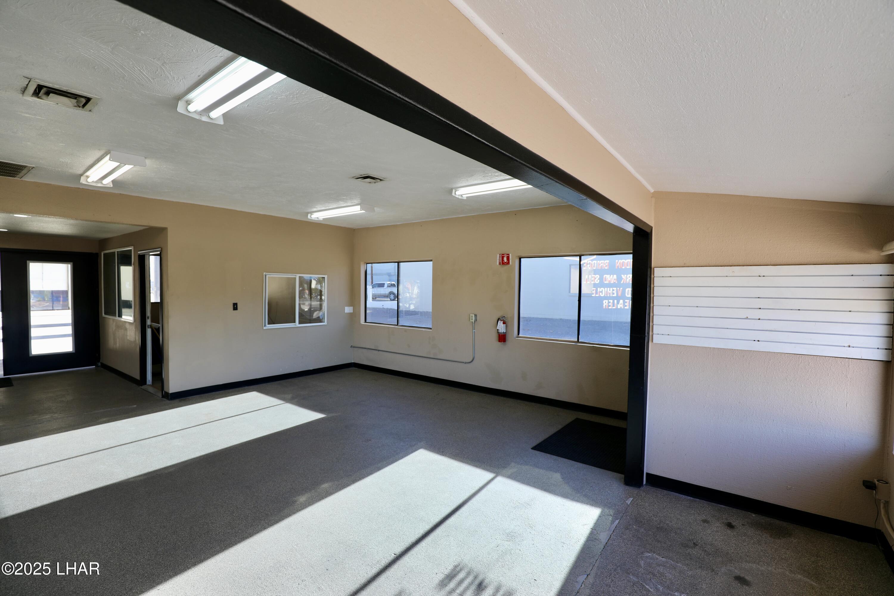 82 N Lake Havasu Ave