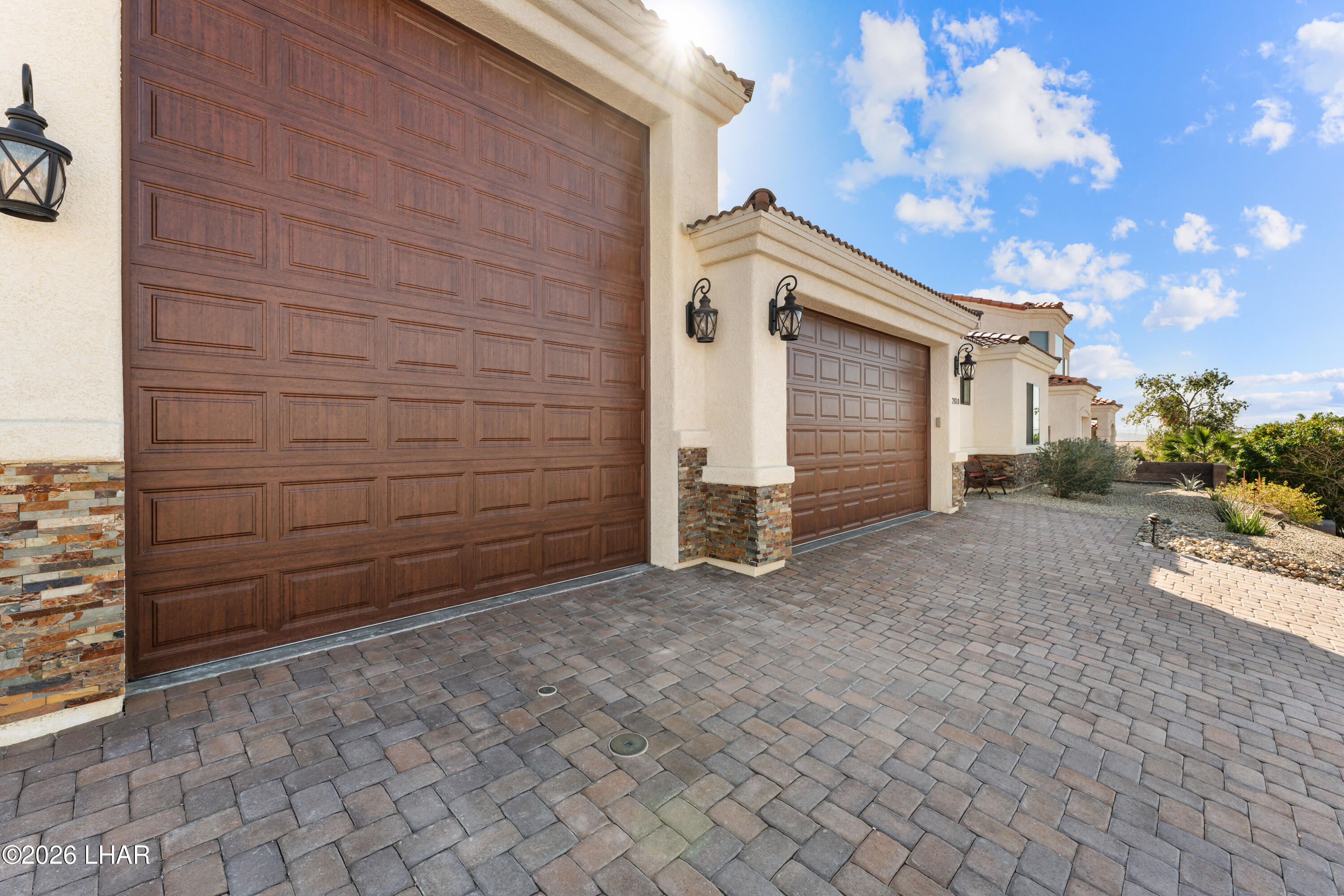 2810 Edgewood Dr