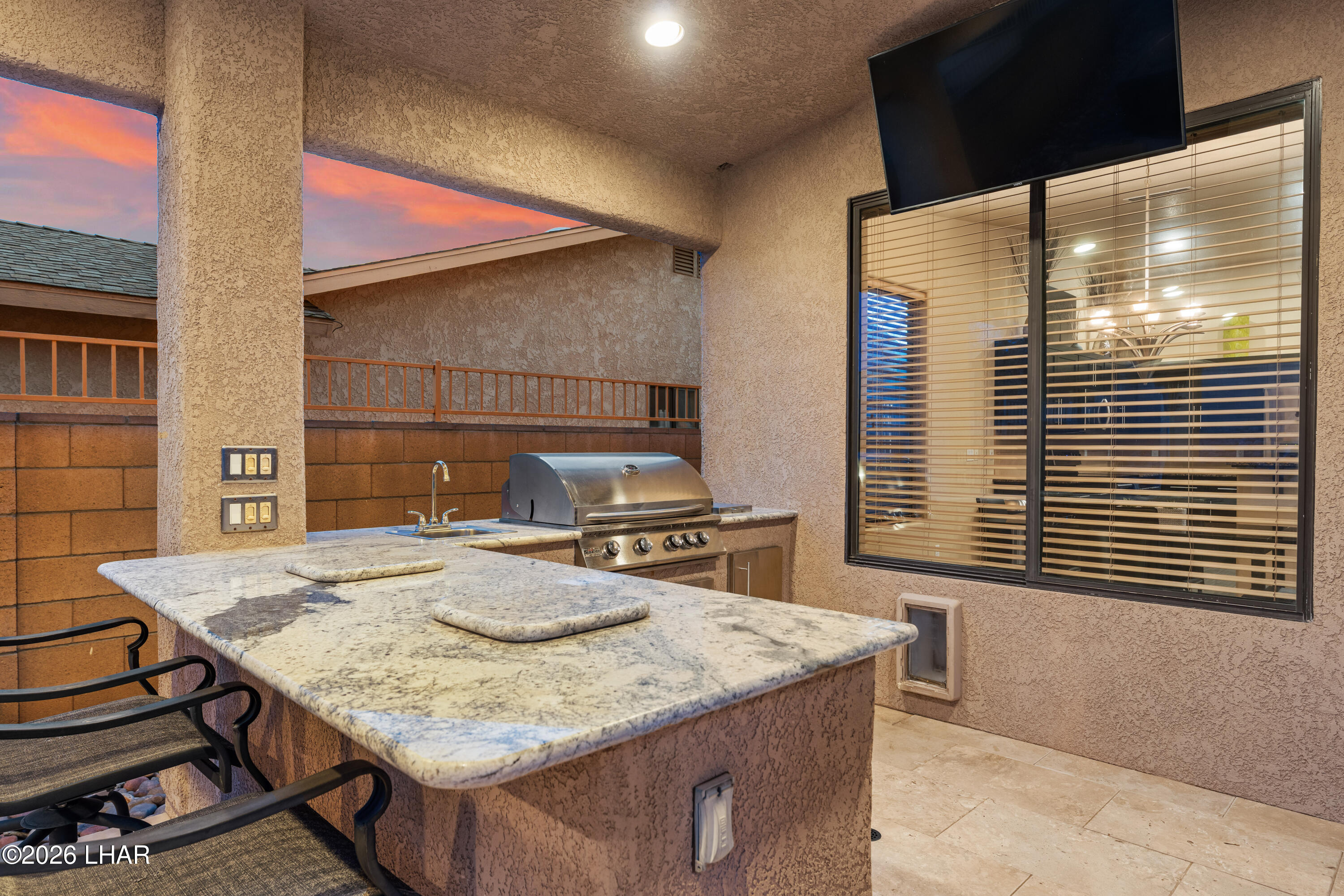 3356 Roadrunner Dr