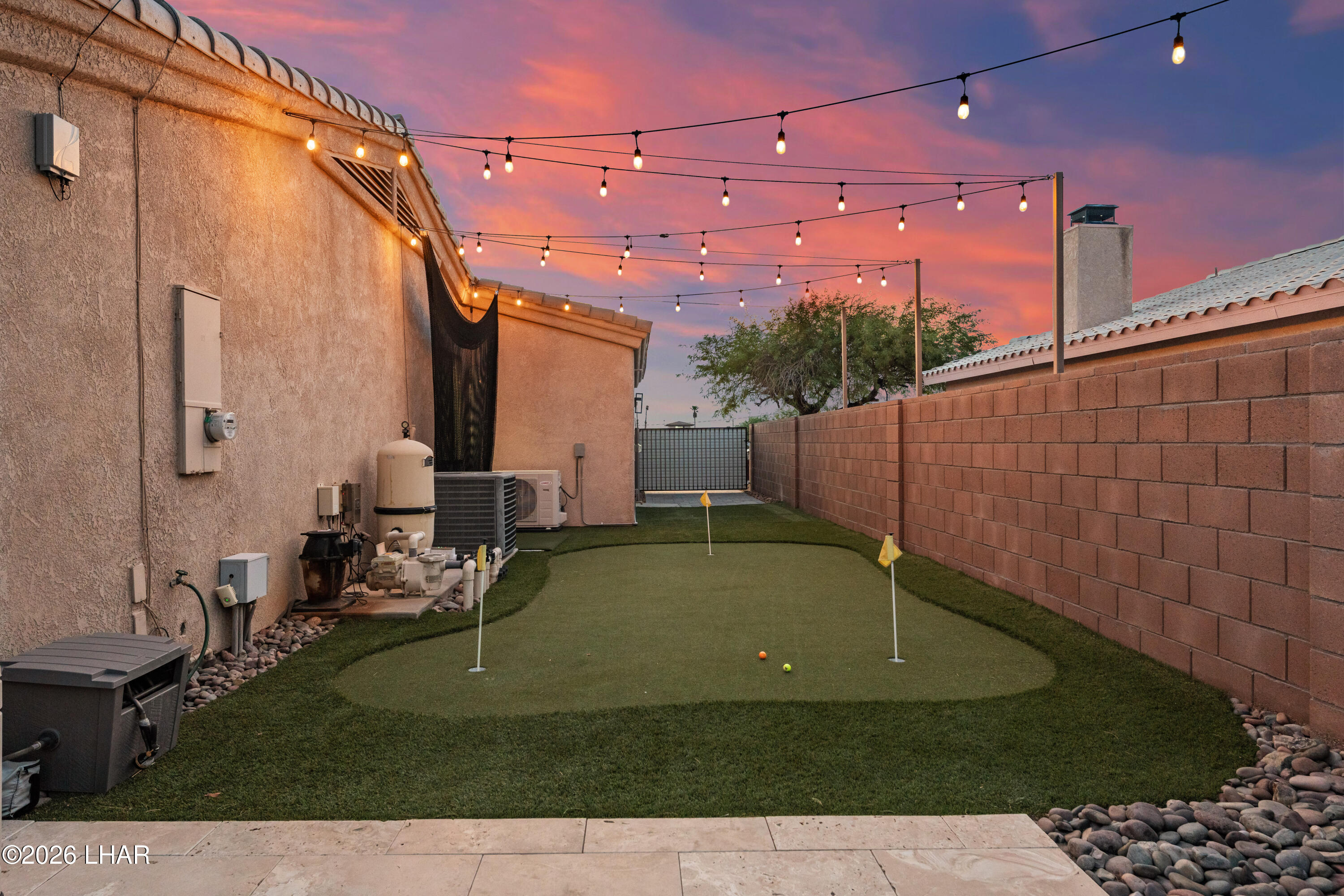 3356 Roadrunner Dr