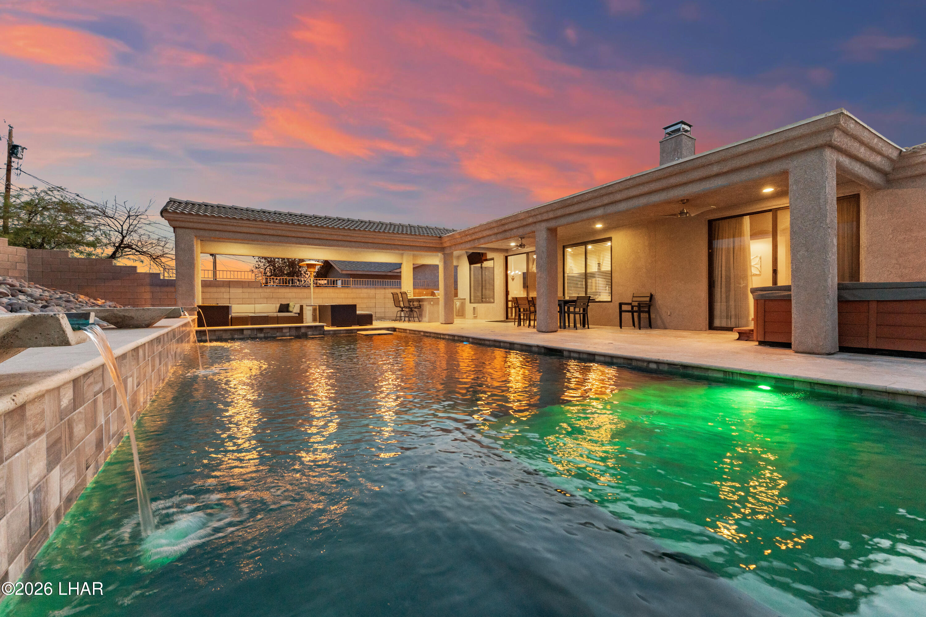3356 Roadrunner Dr
