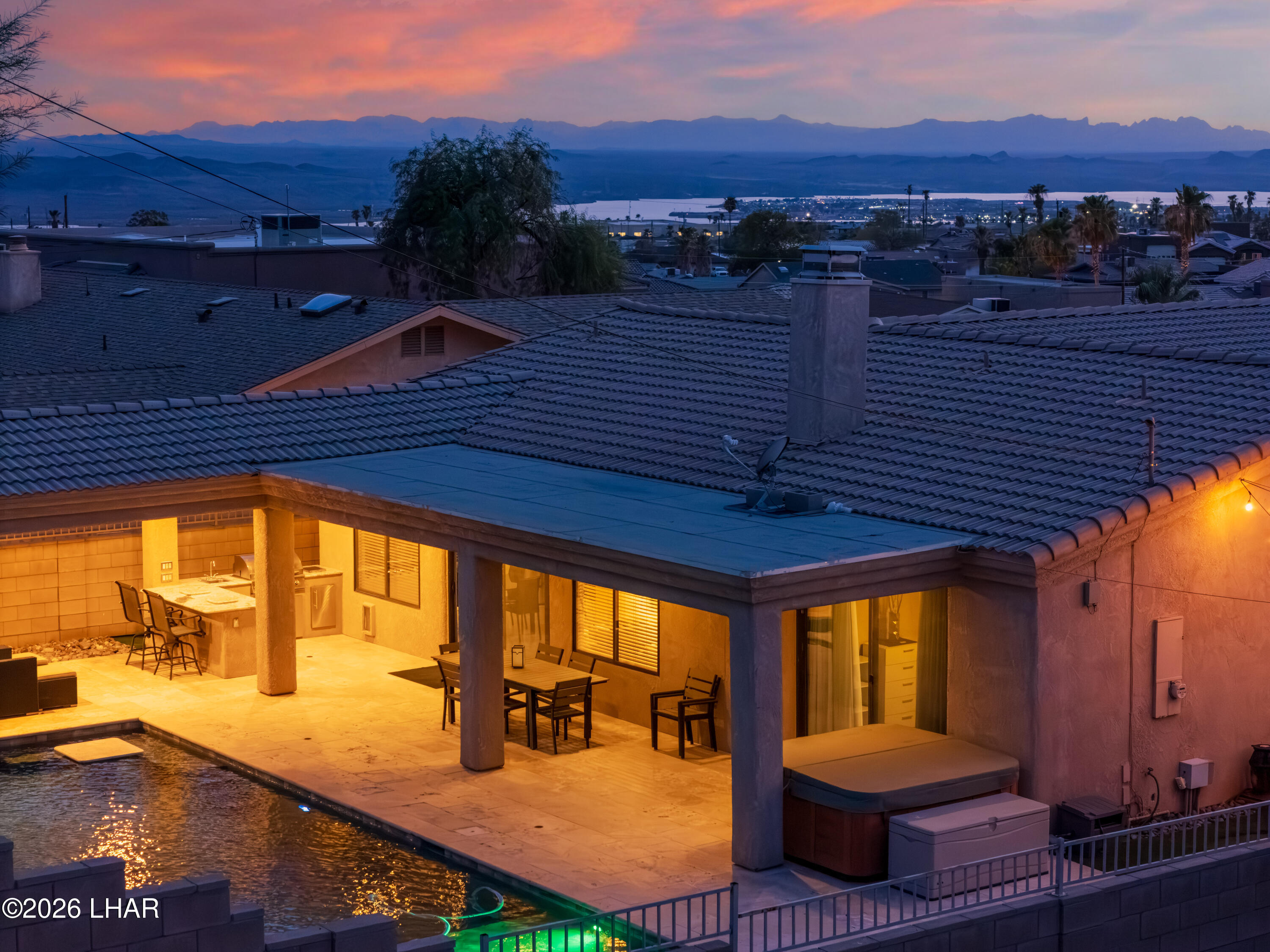 3356 Roadrunner Dr
