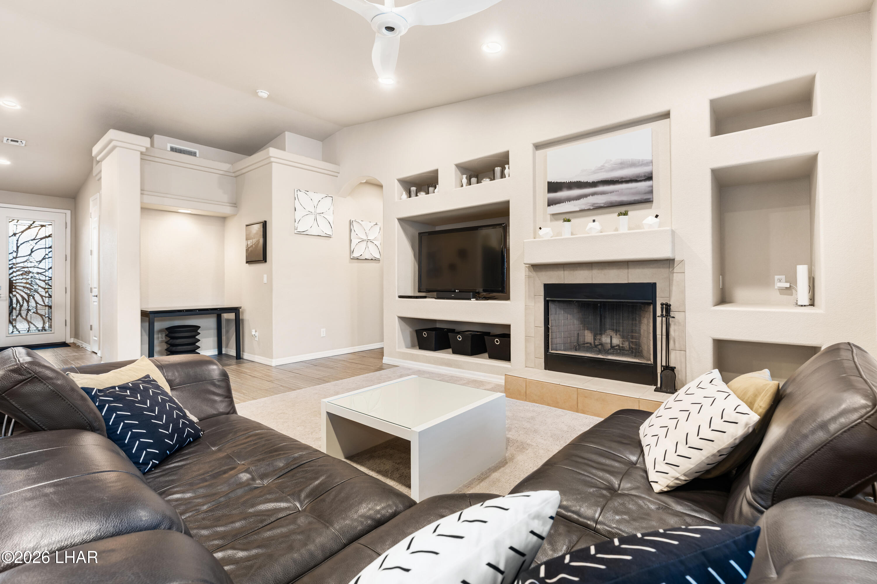 3356 Roadrunner Dr