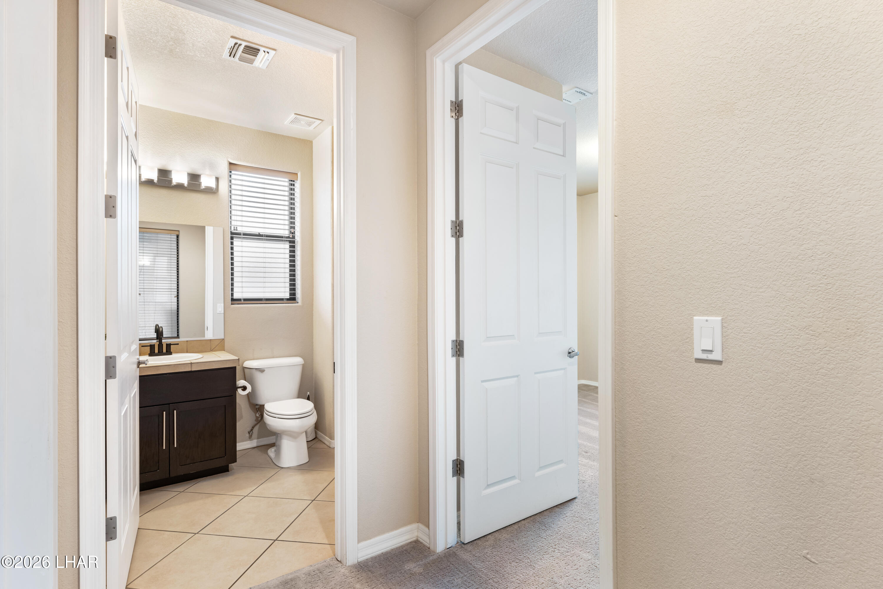 3356 Roadrunner Dr