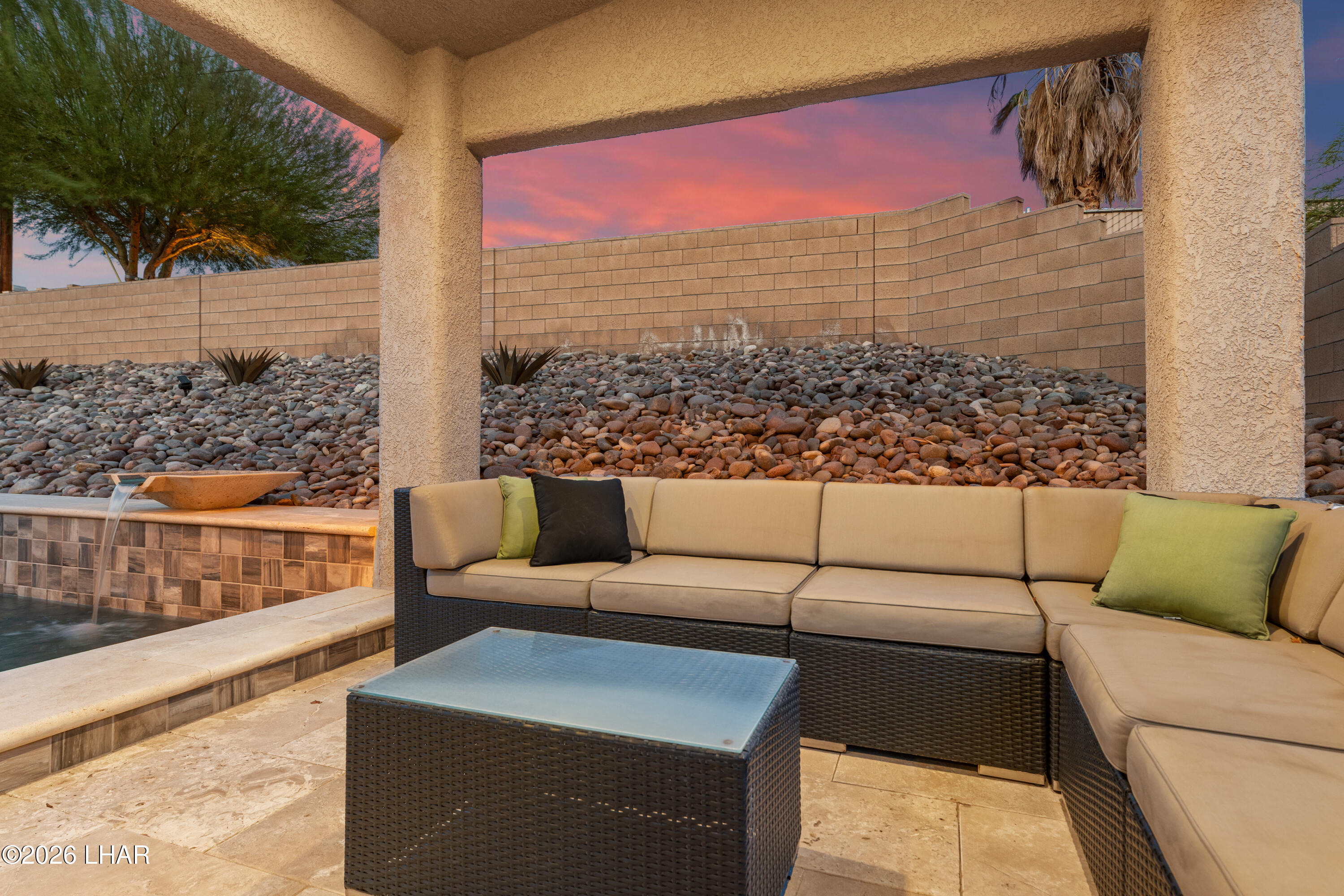 3356 Roadrunner Dr