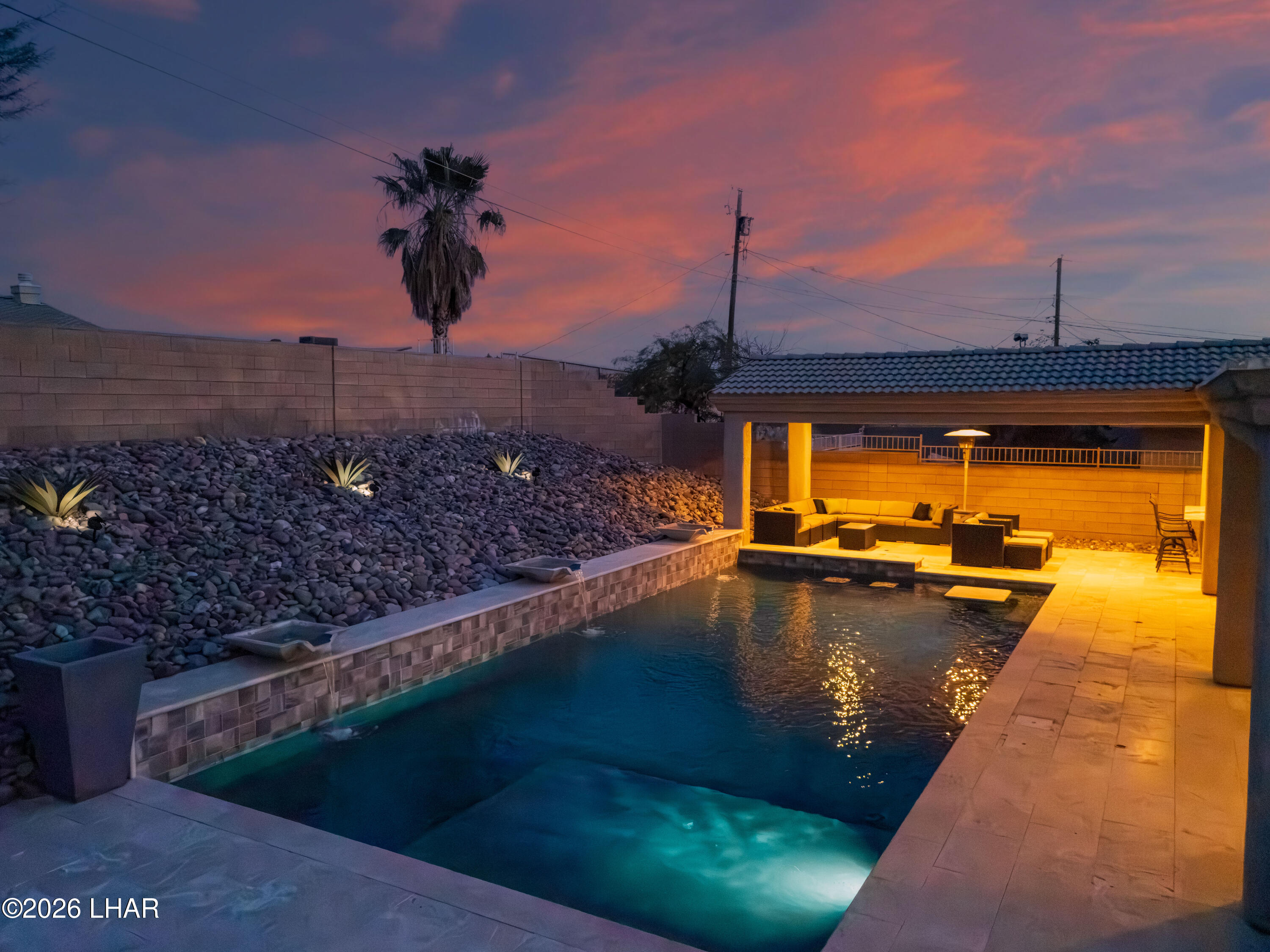 3356 Roadrunner Dr