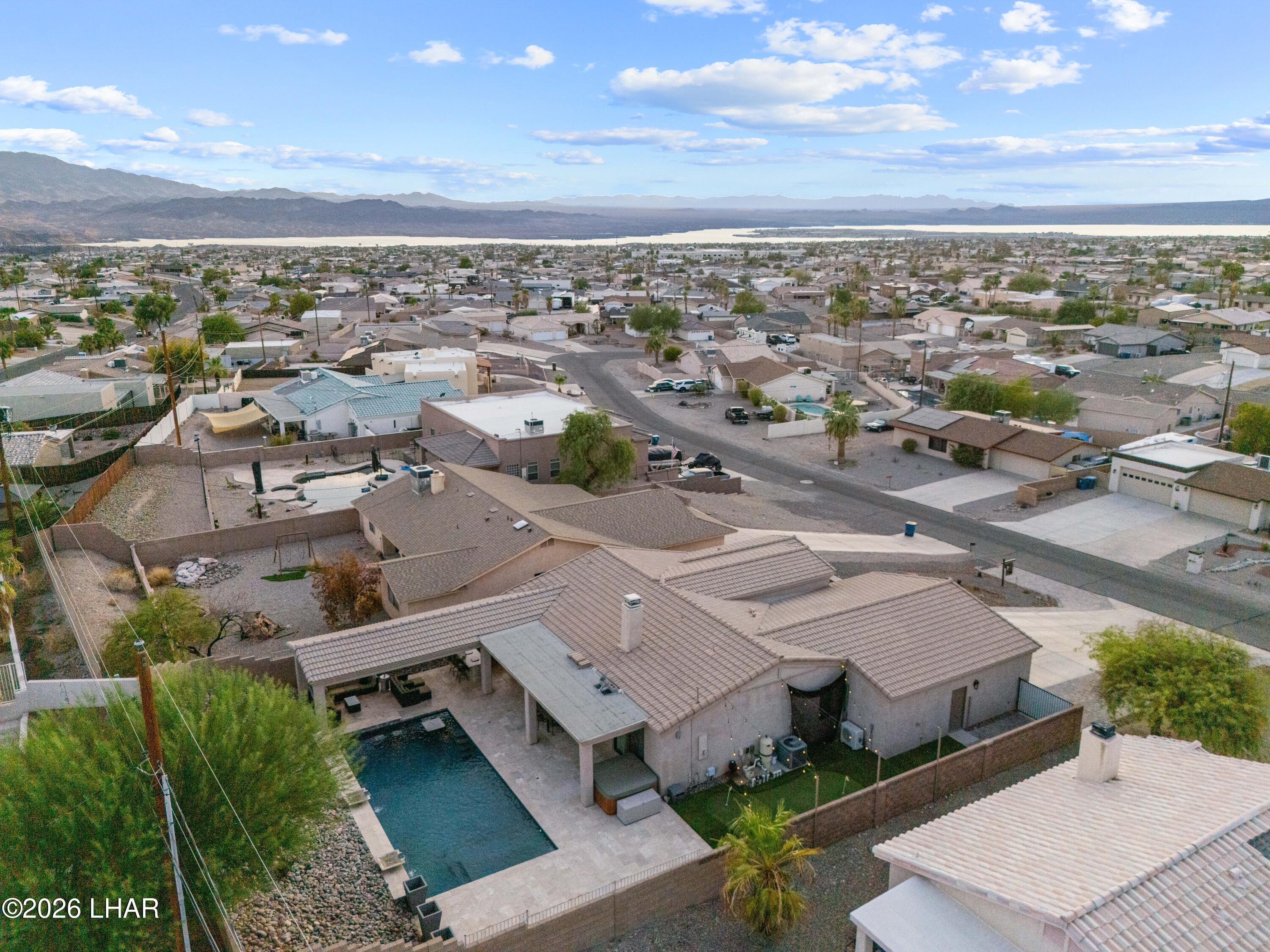 3356 Roadrunner Dr