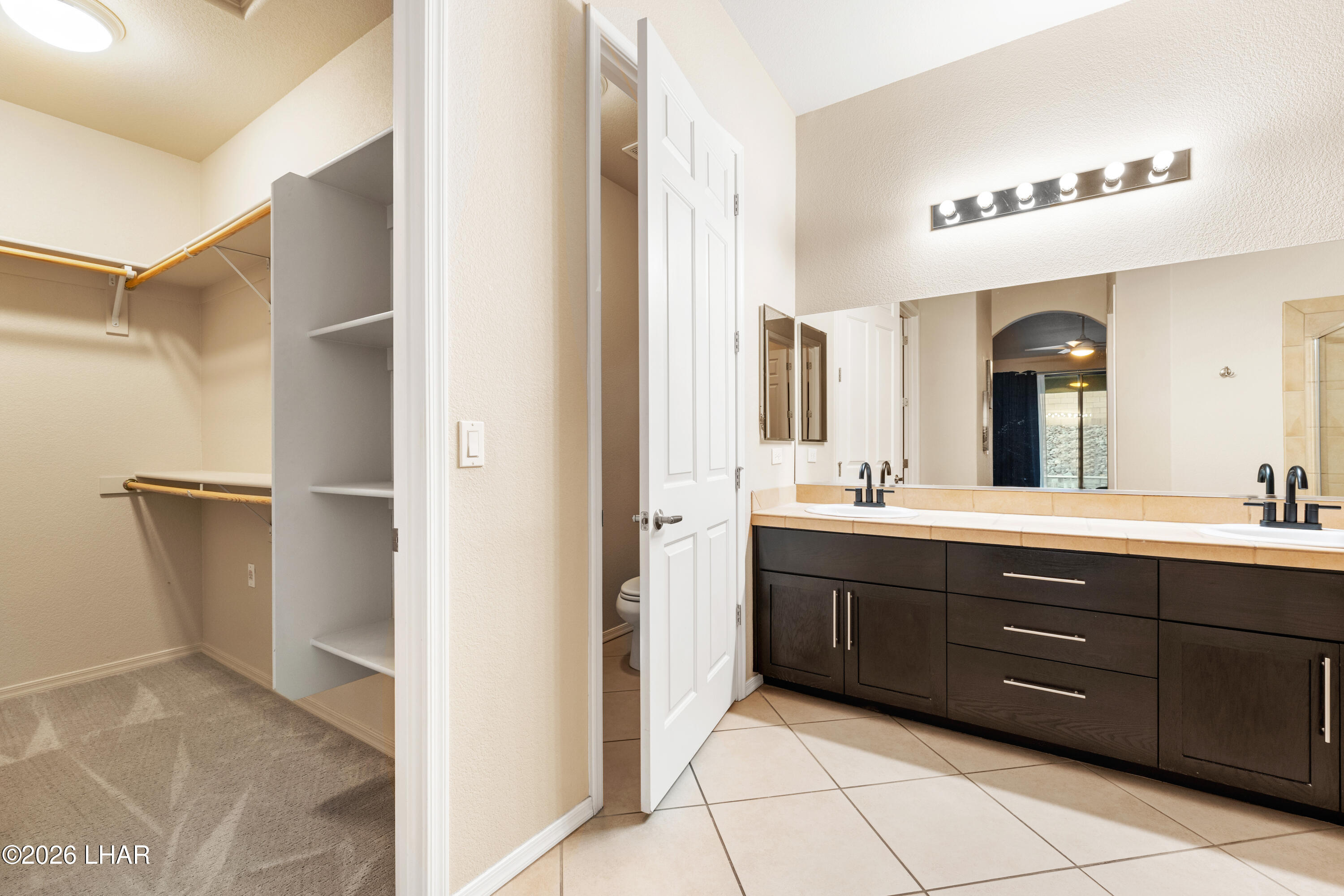 3356 Roadrunner Dr