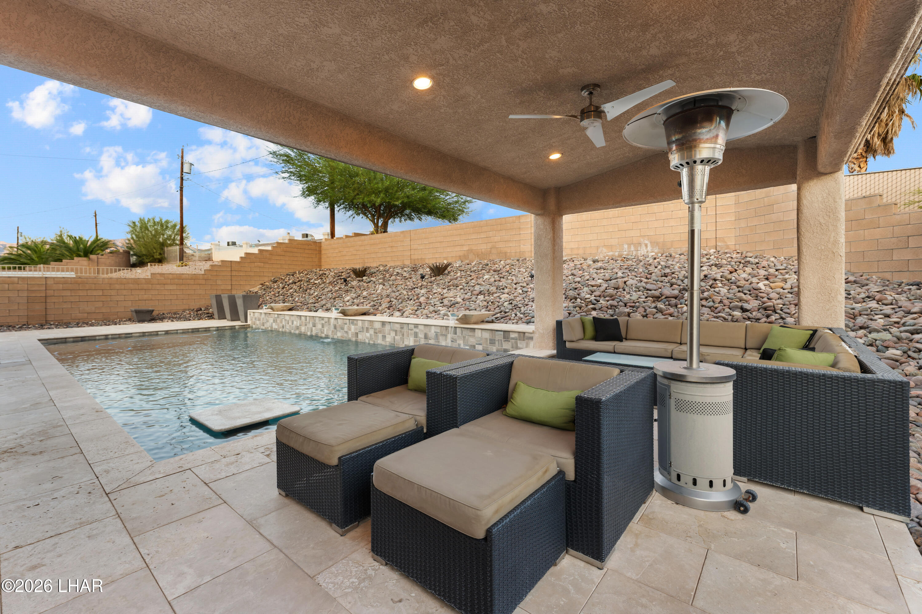 3356 Roadrunner Dr