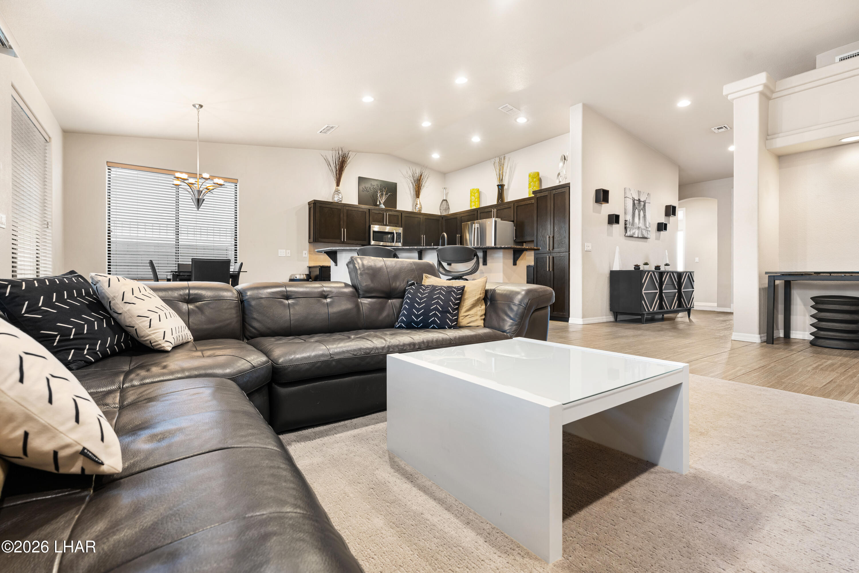 3356 Roadrunner Dr