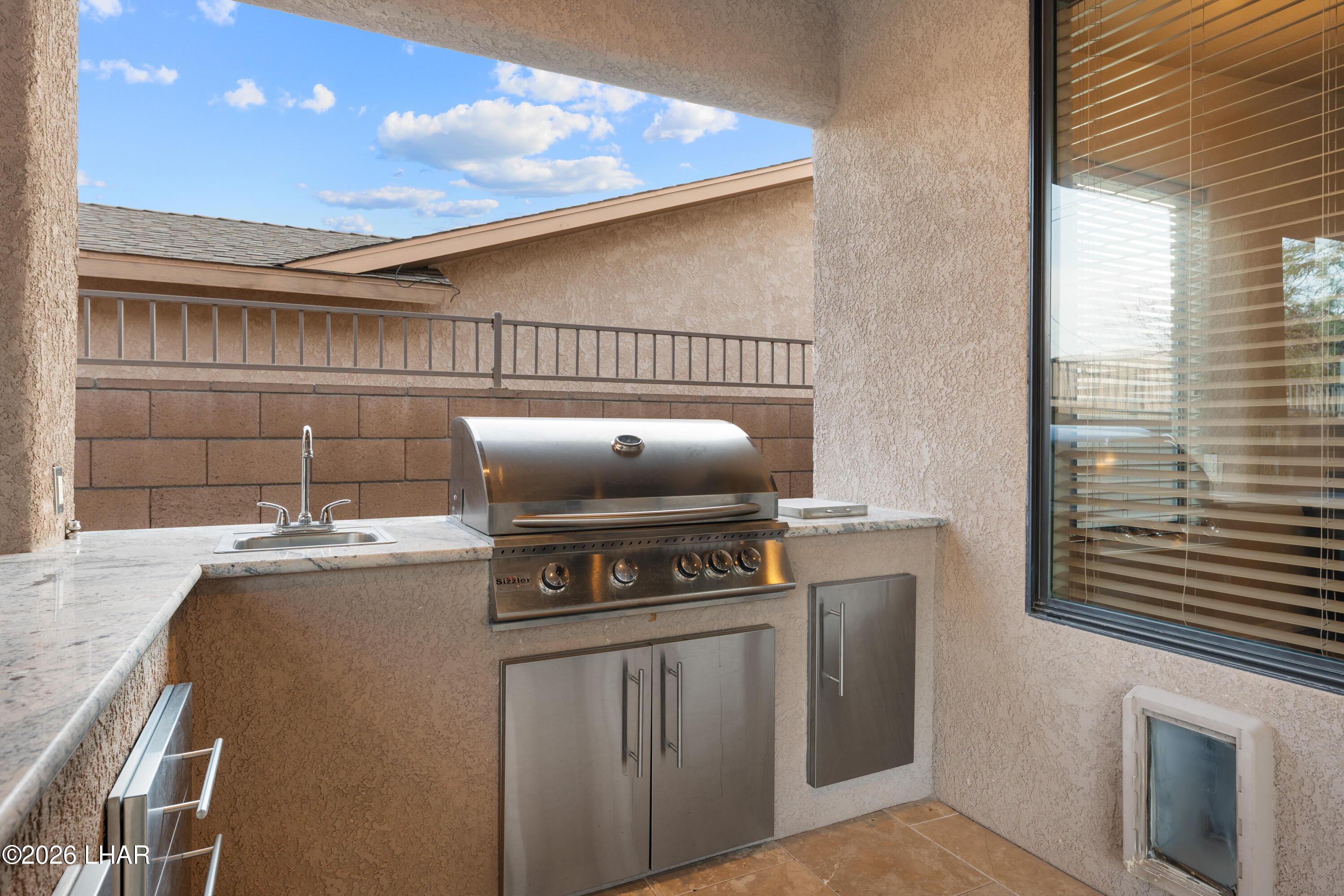 3356 Roadrunner Dr