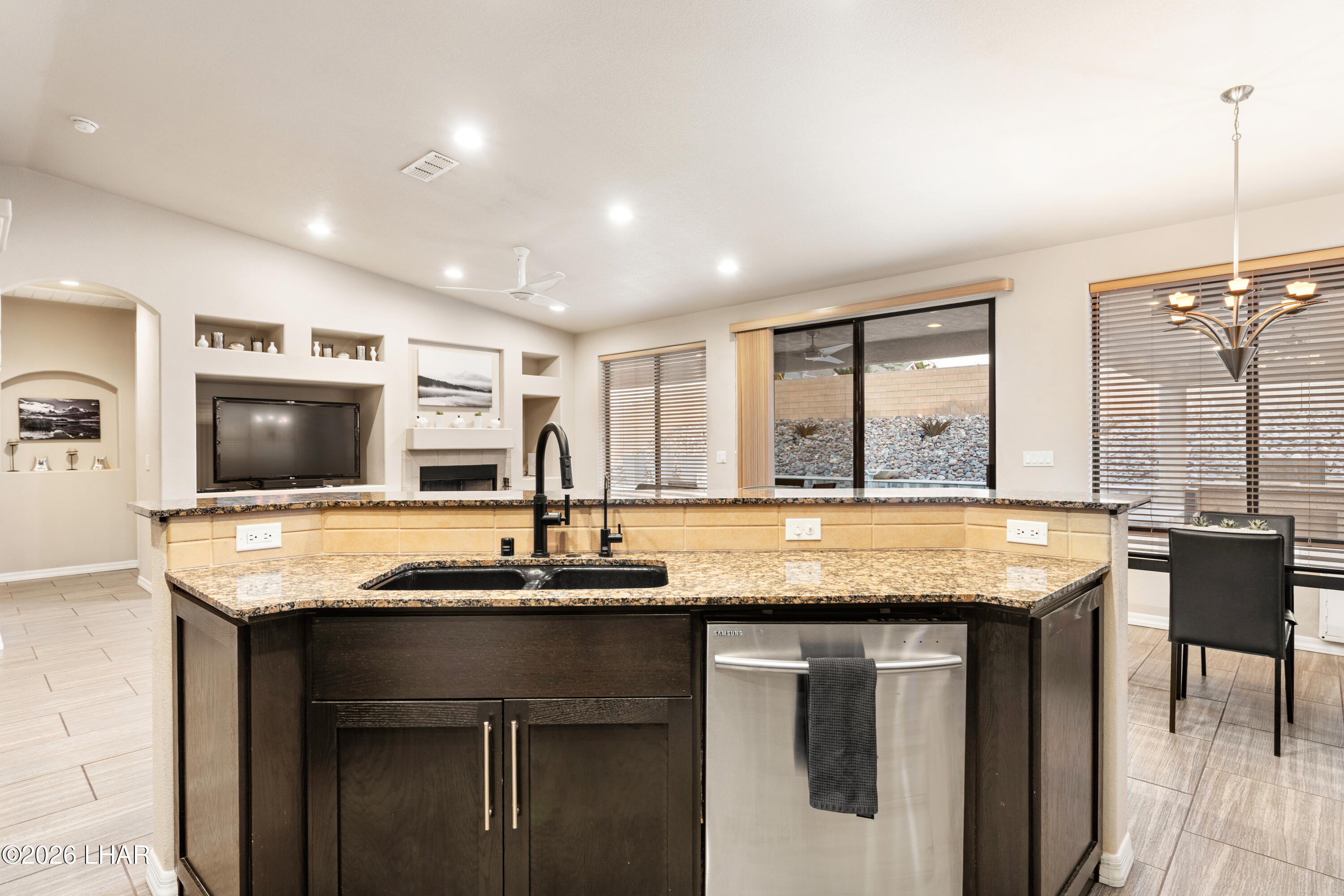 3356 Roadrunner Dr