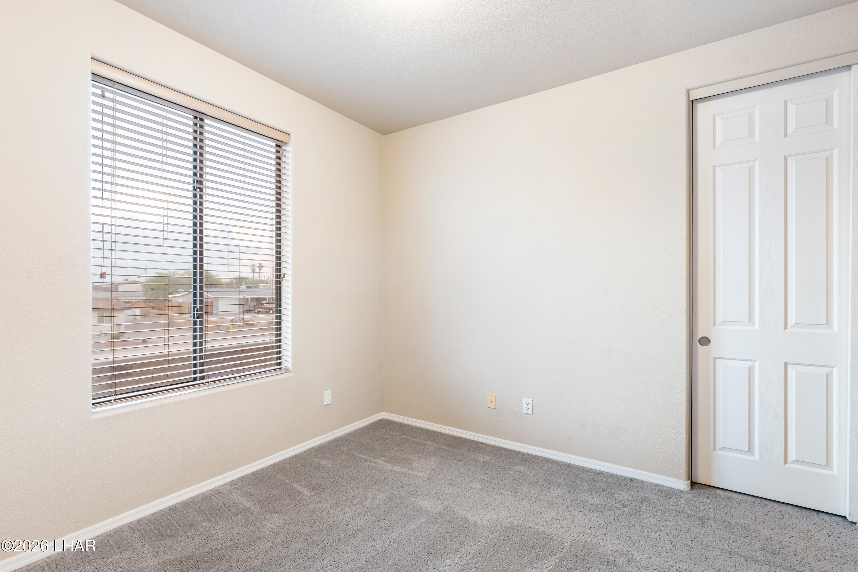 3356 Roadrunner Dr