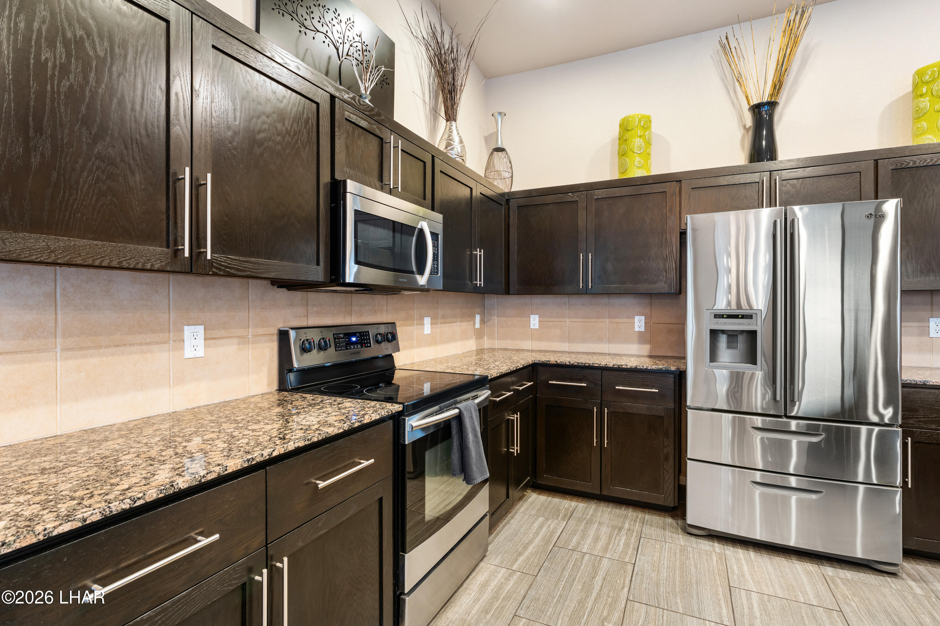 3356 Roadrunner Dr