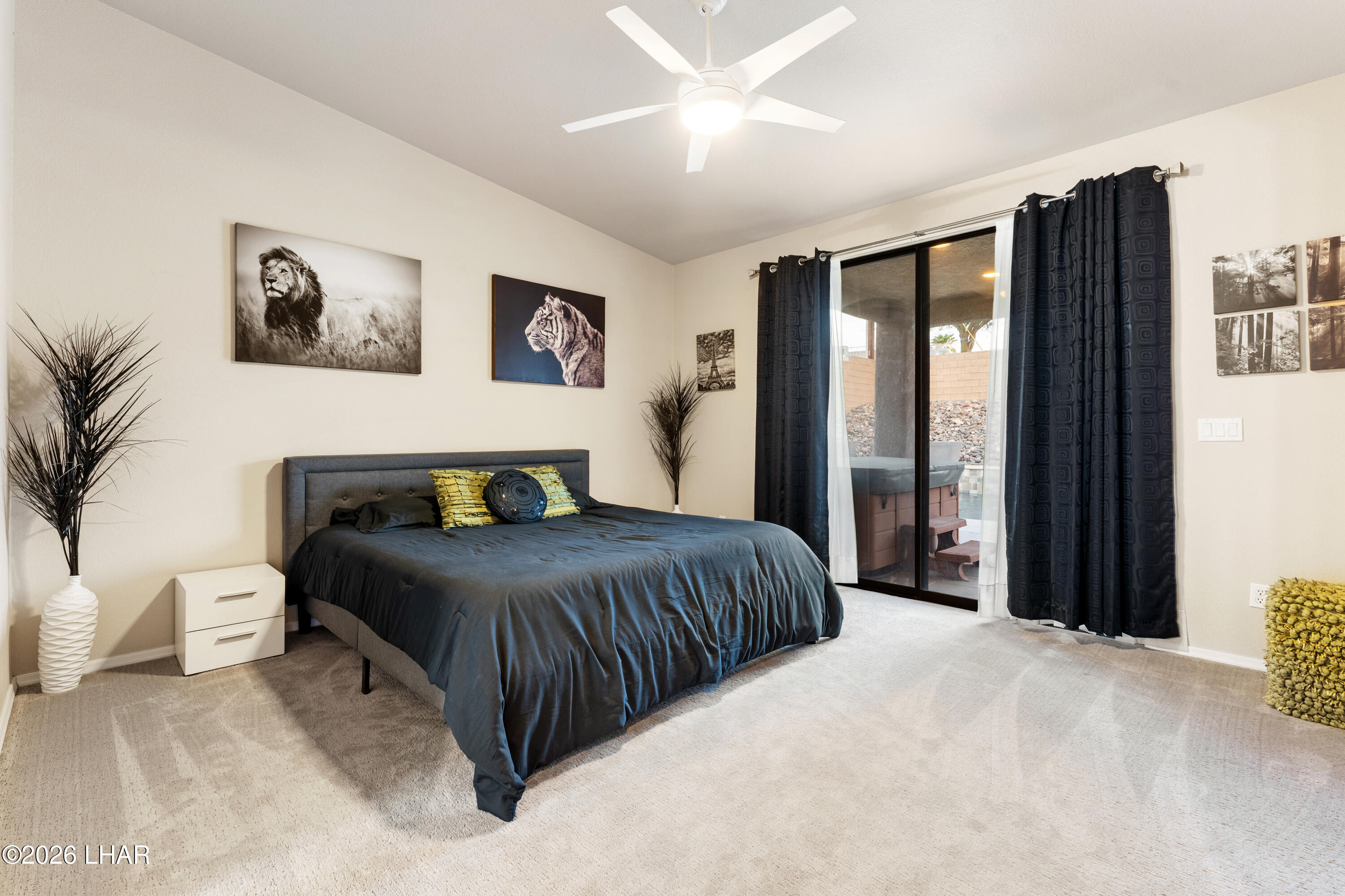 3356 Roadrunner Dr