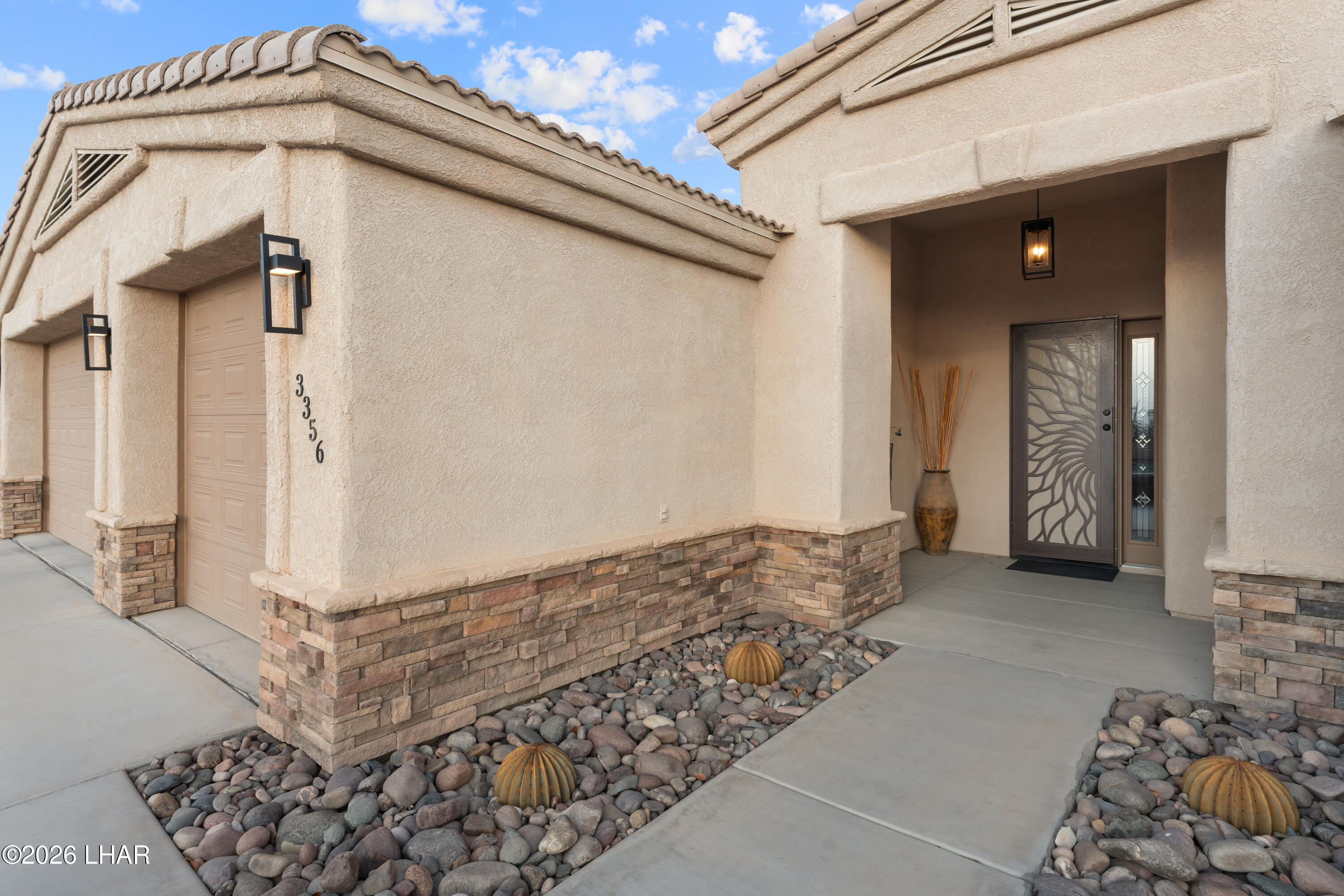 3356 Roadrunner Dr