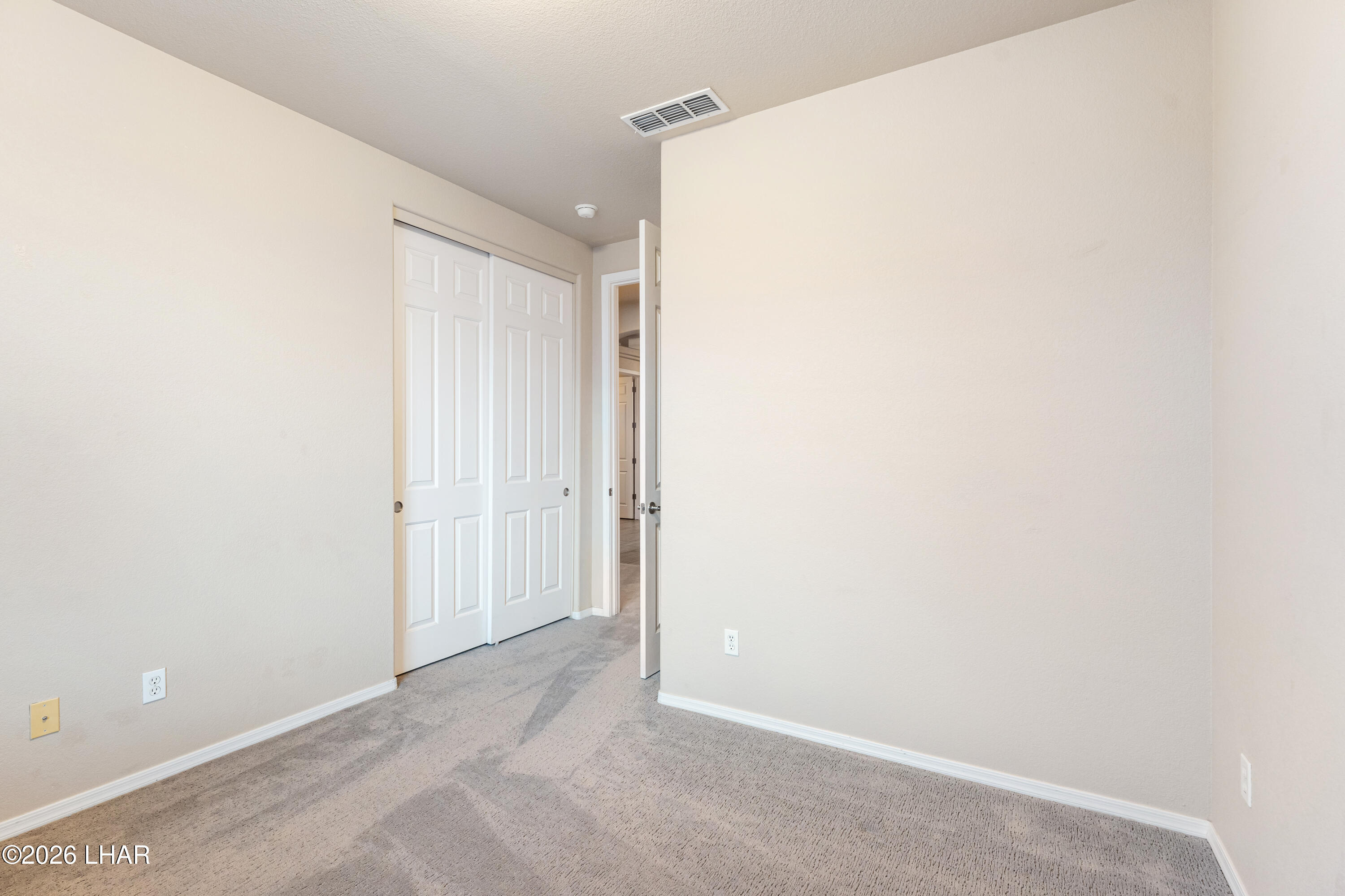 3356 Roadrunner Dr