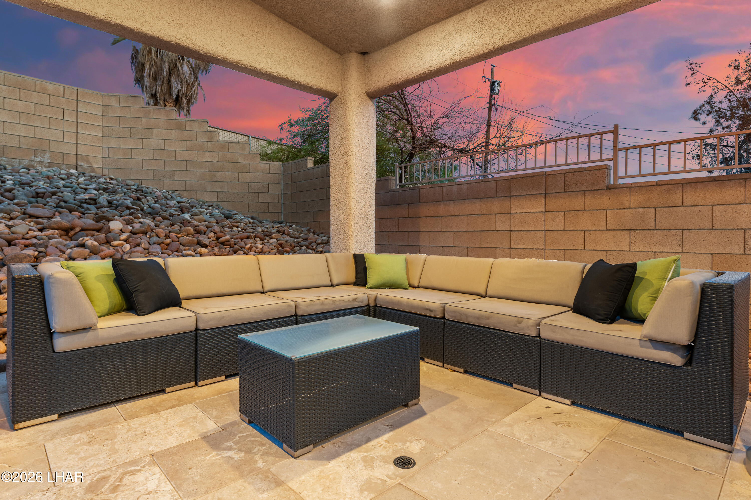 3356 Roadrunner Dr