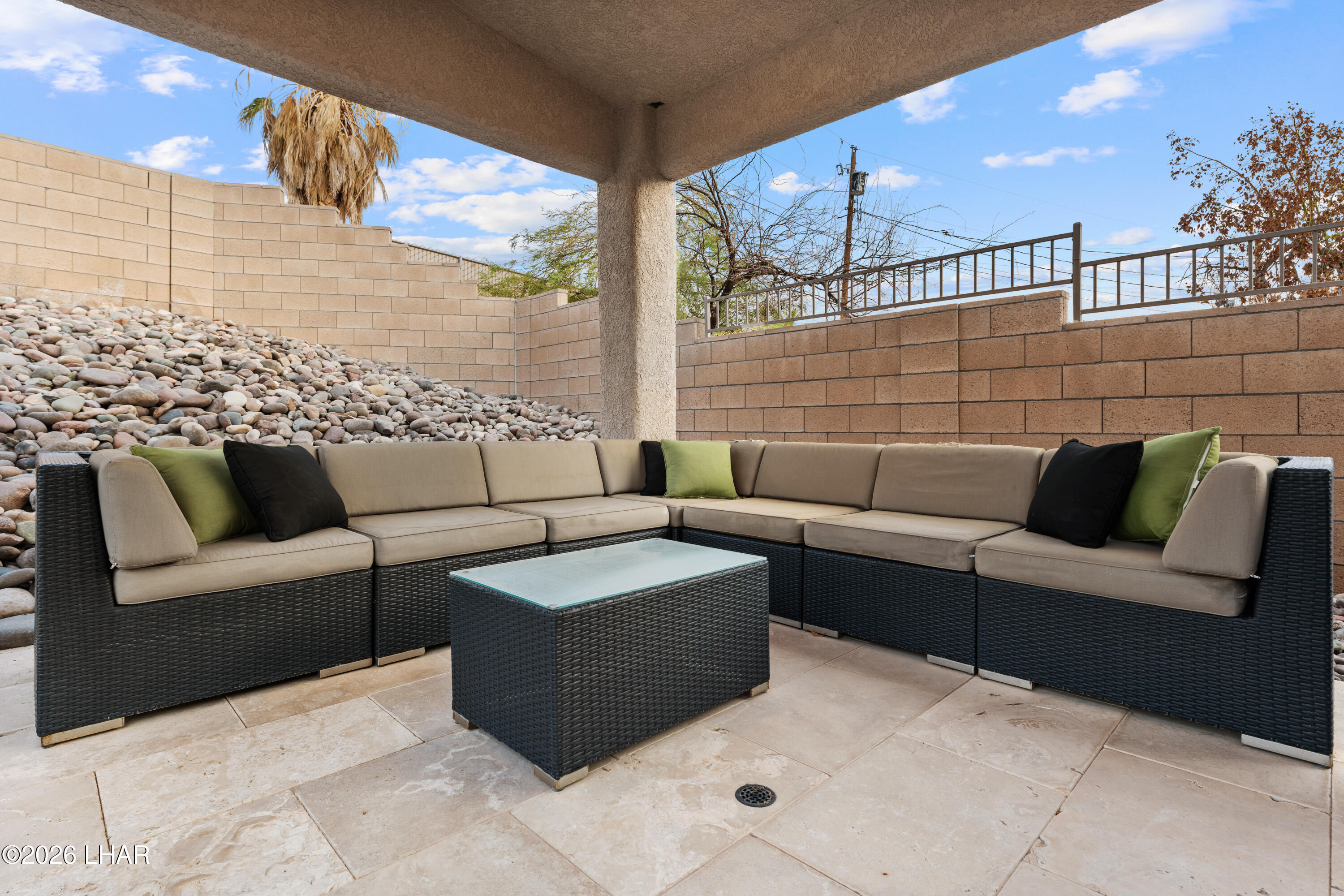 3356 Roadrunner Dr