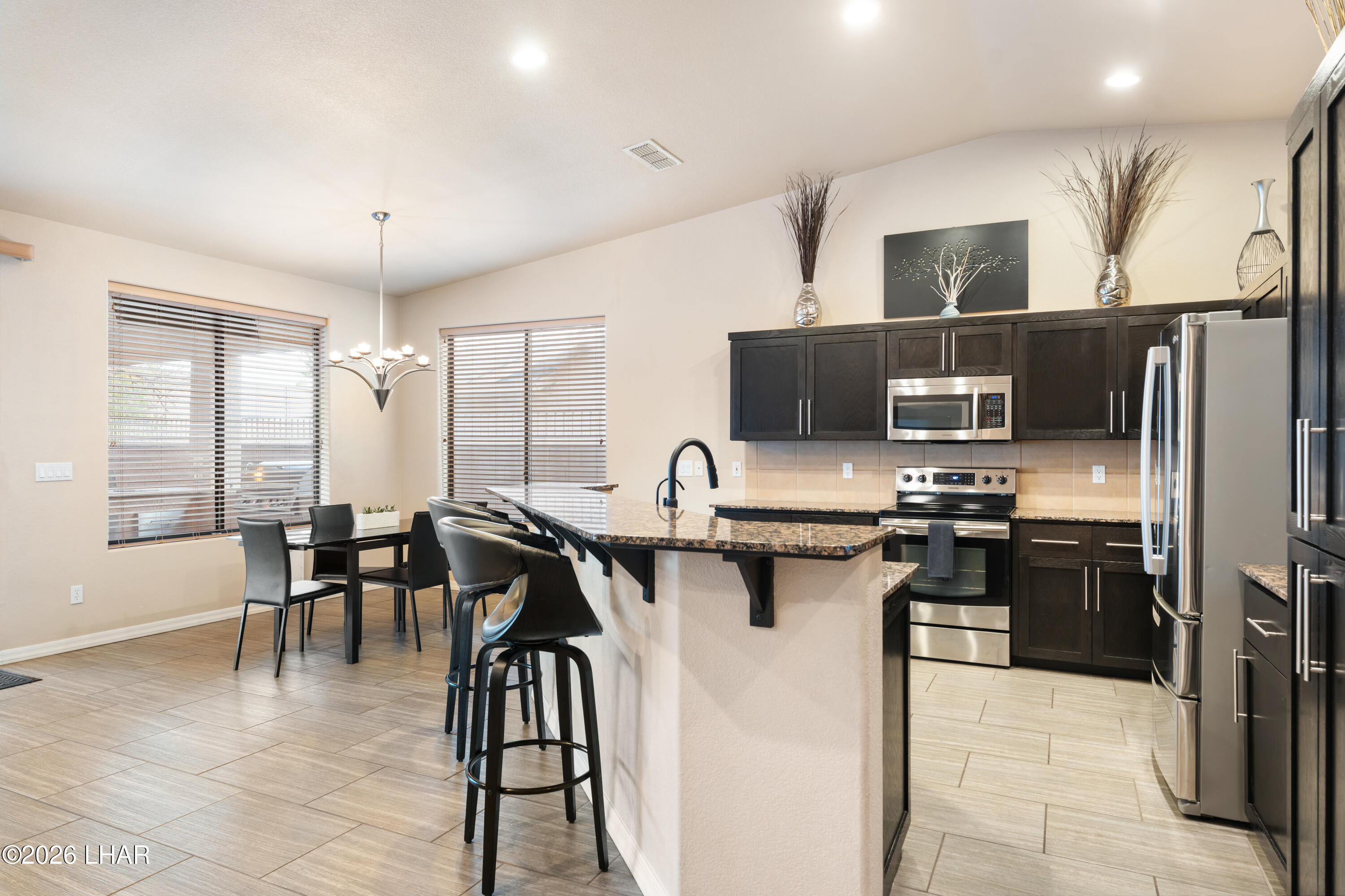 3356 Roadrunner Dr