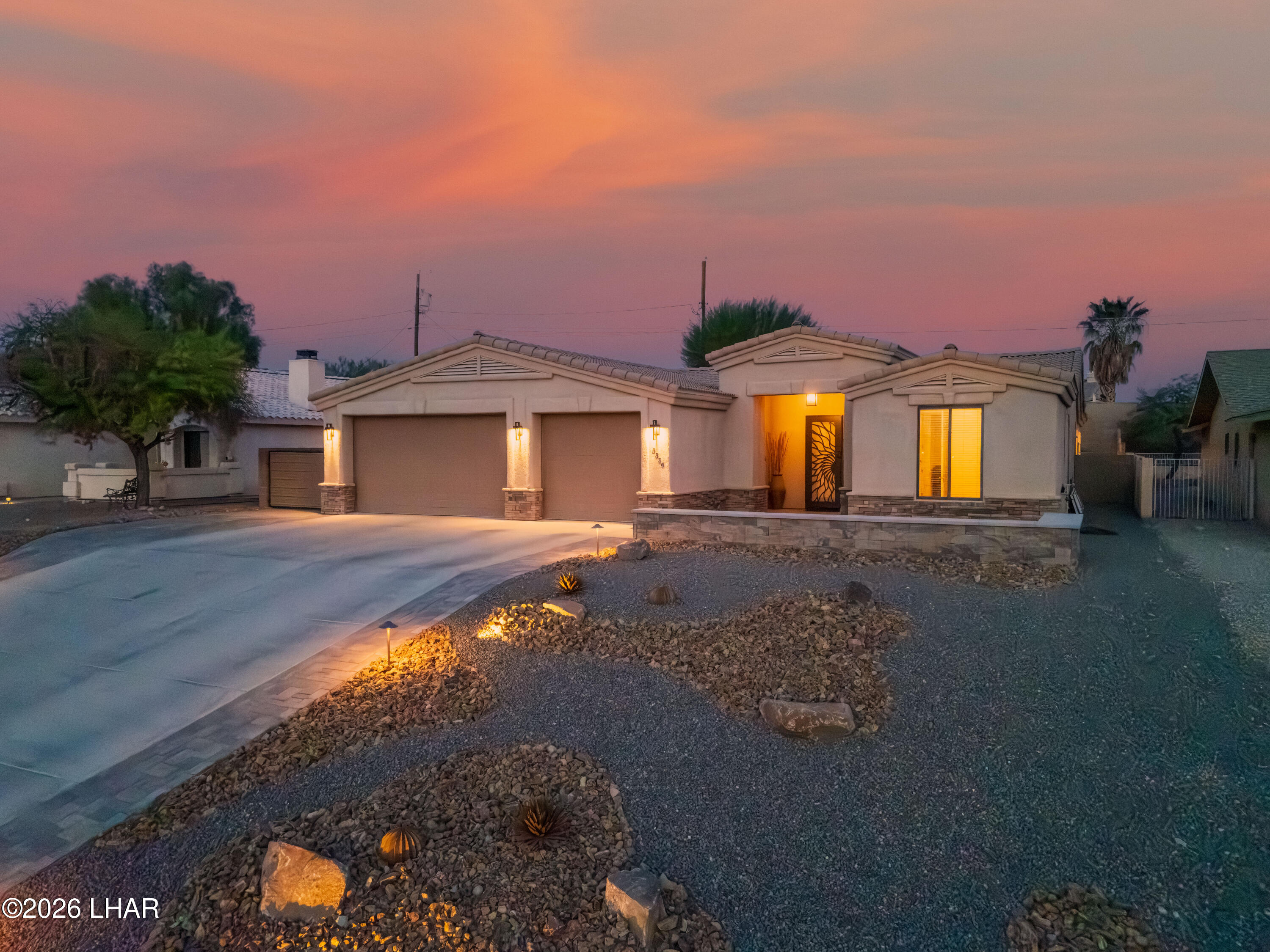 3356 Roadrunner Dr