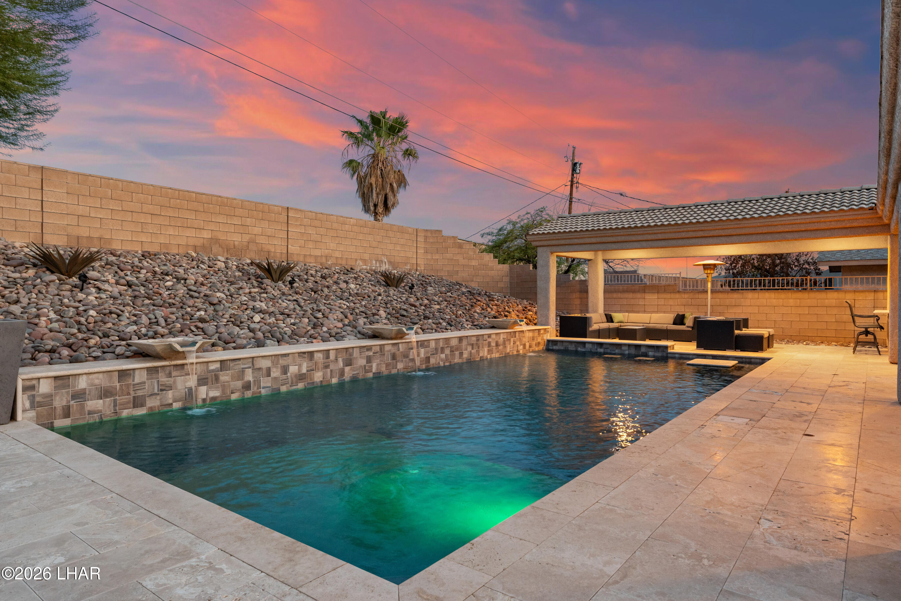 3356 Roadrunner Dr