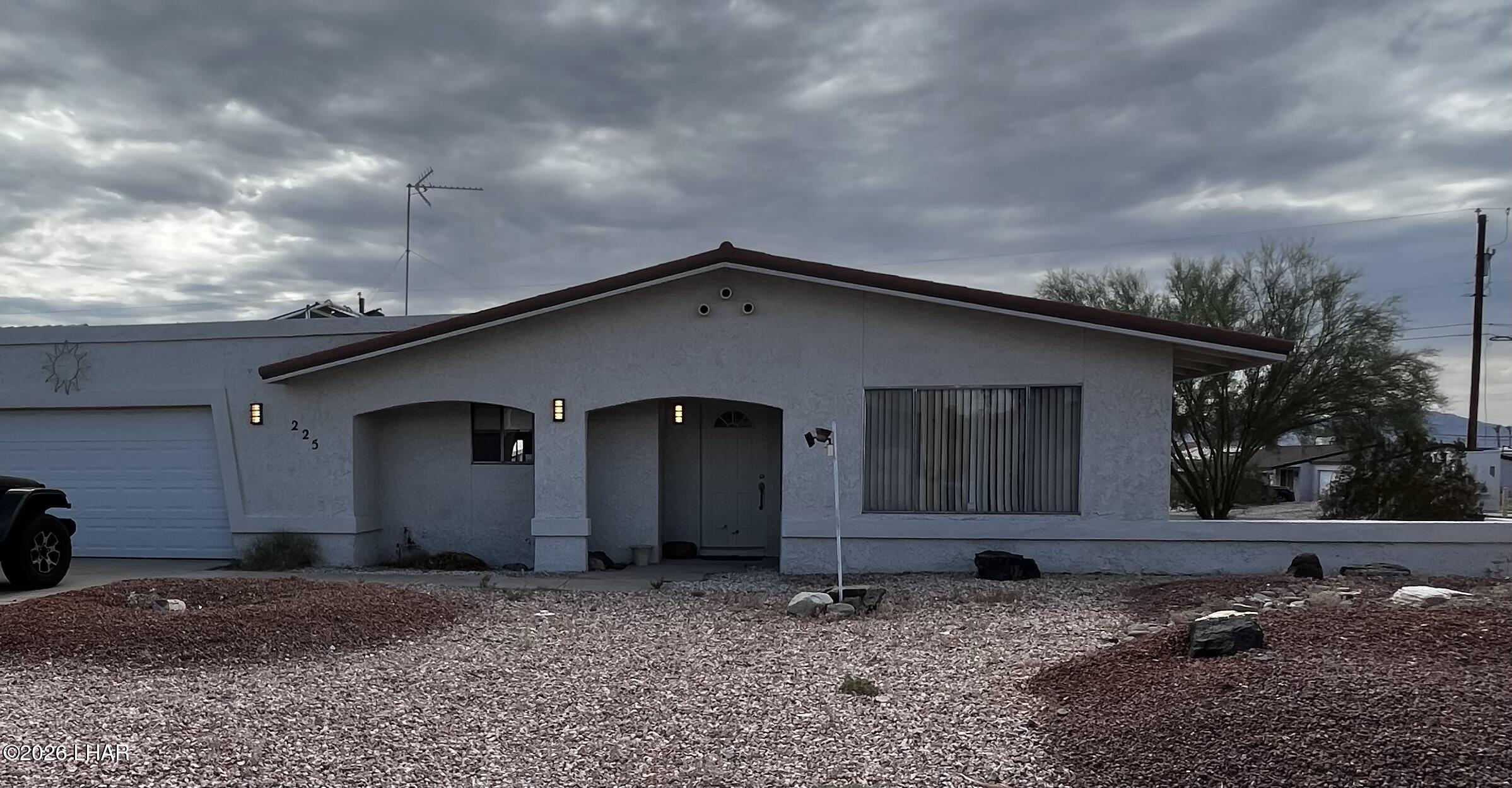 225 Coral Dr