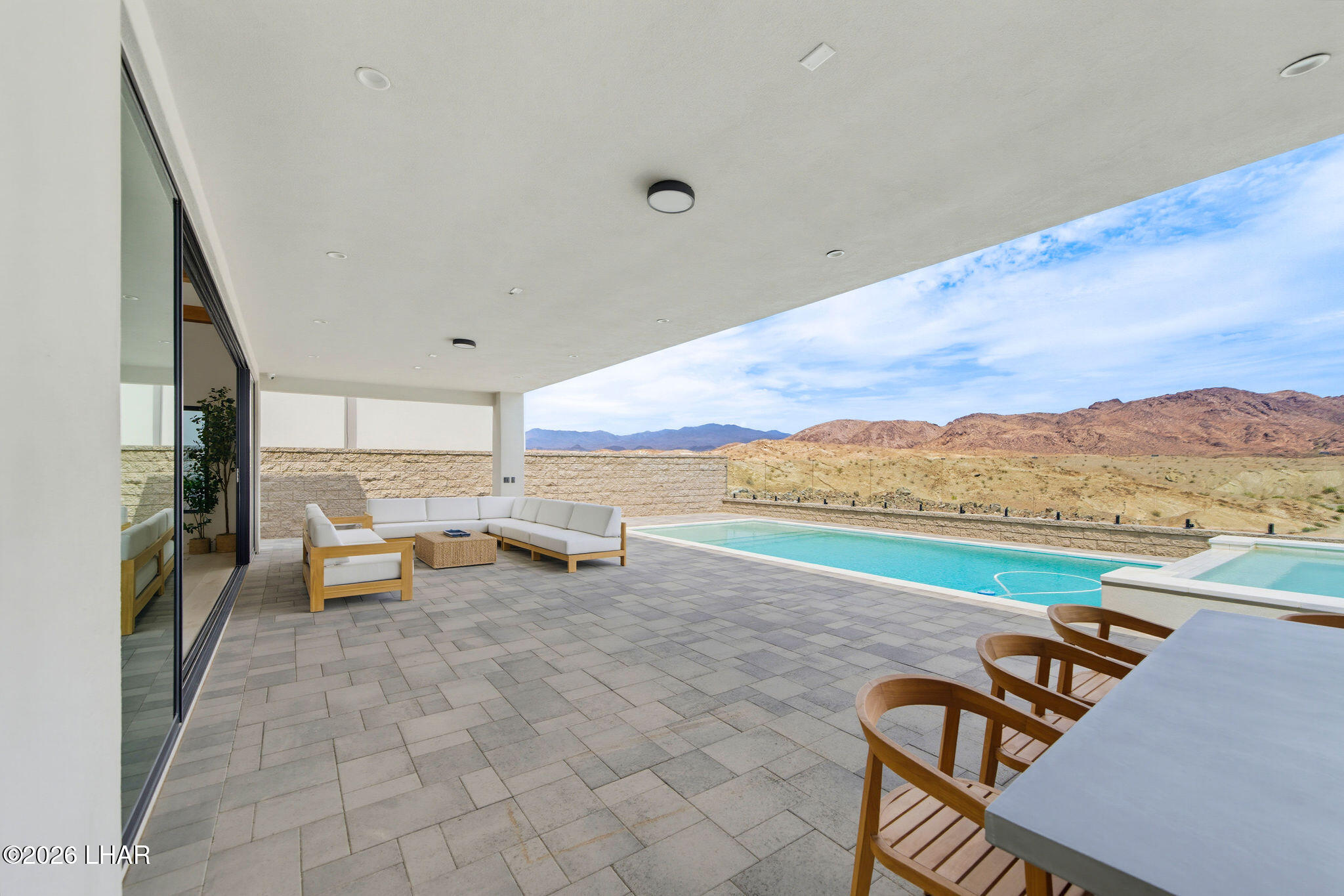 2562 Flat Irons Ln