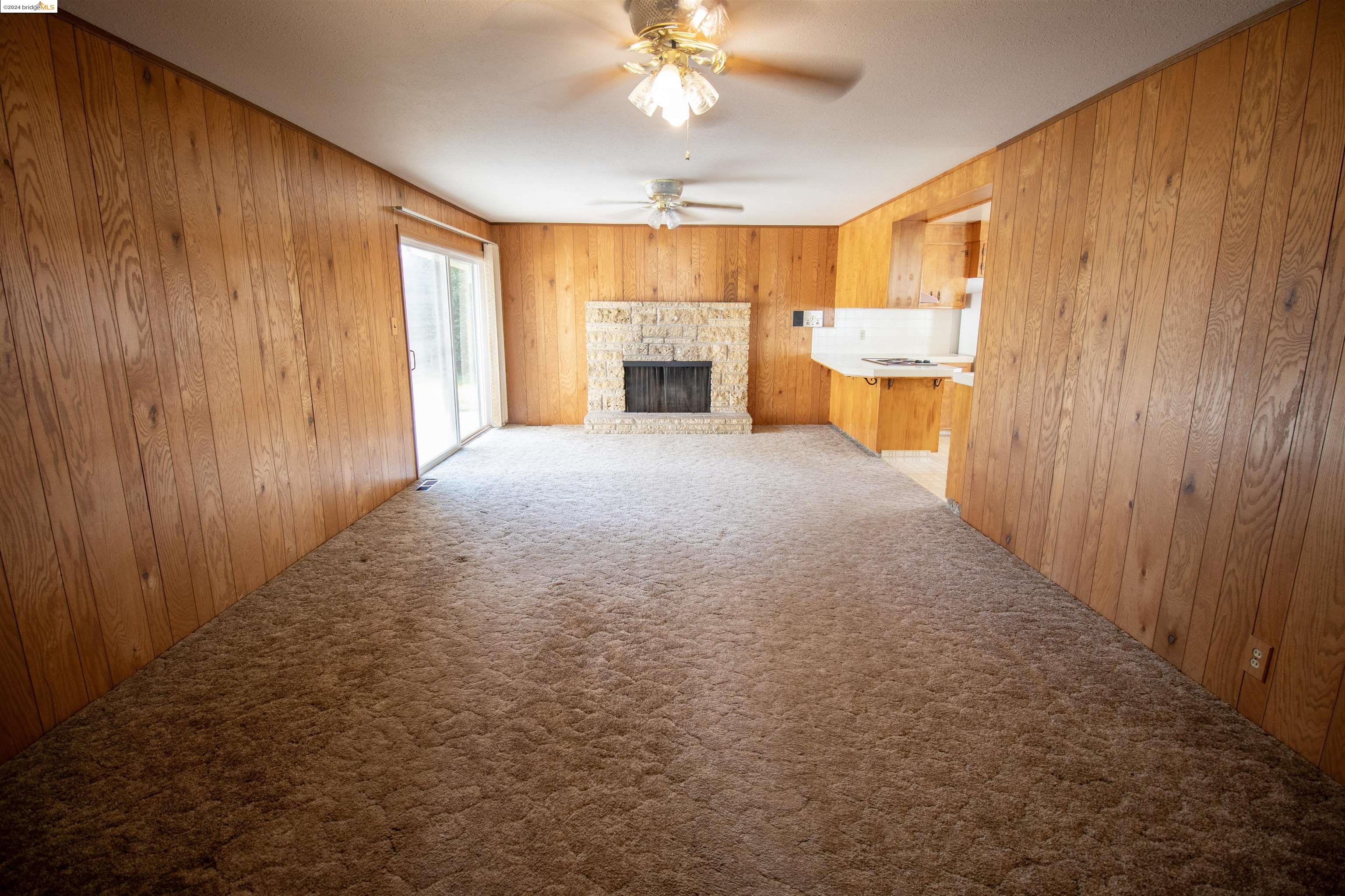 913 Elm Dr