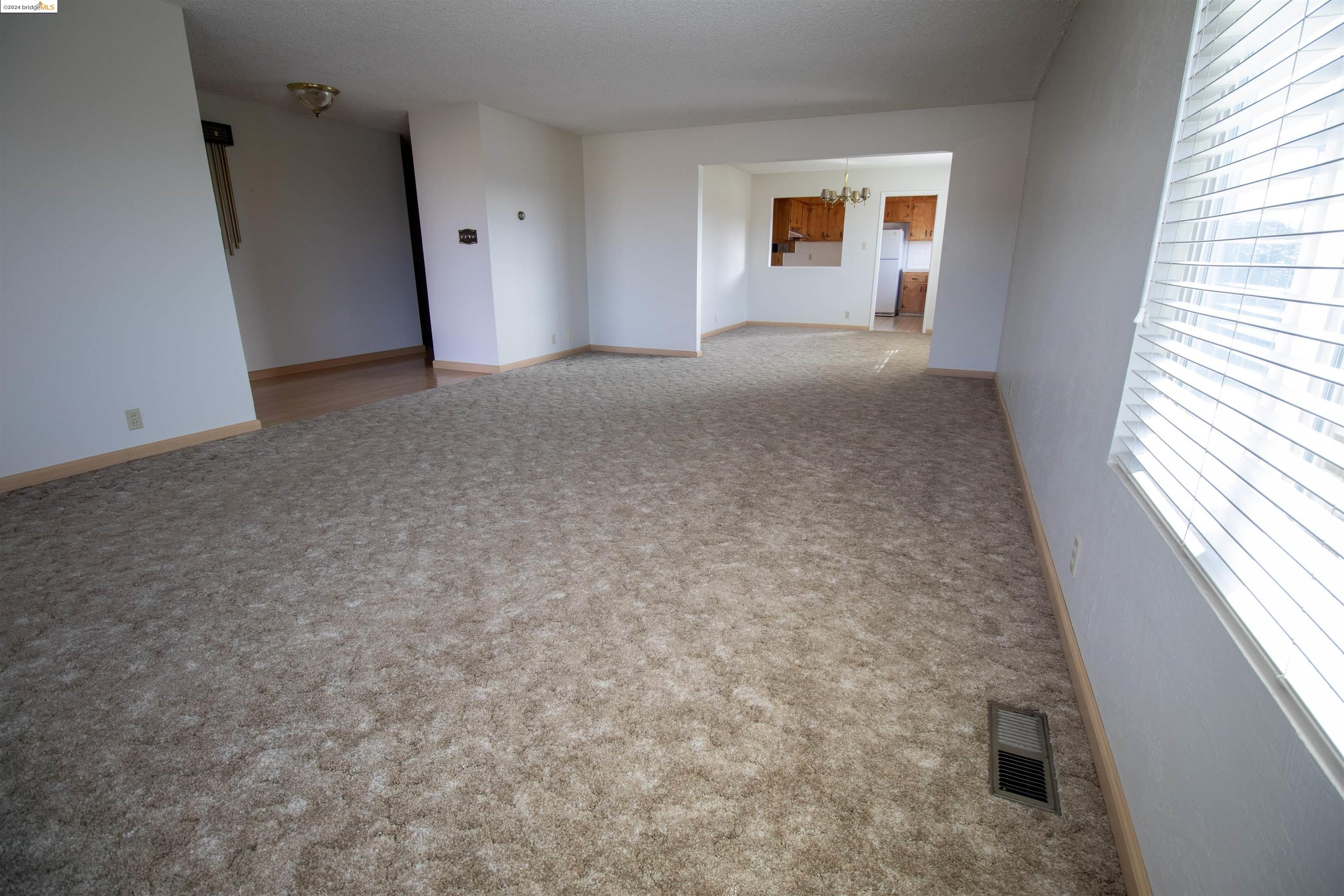 913 Elm Dr