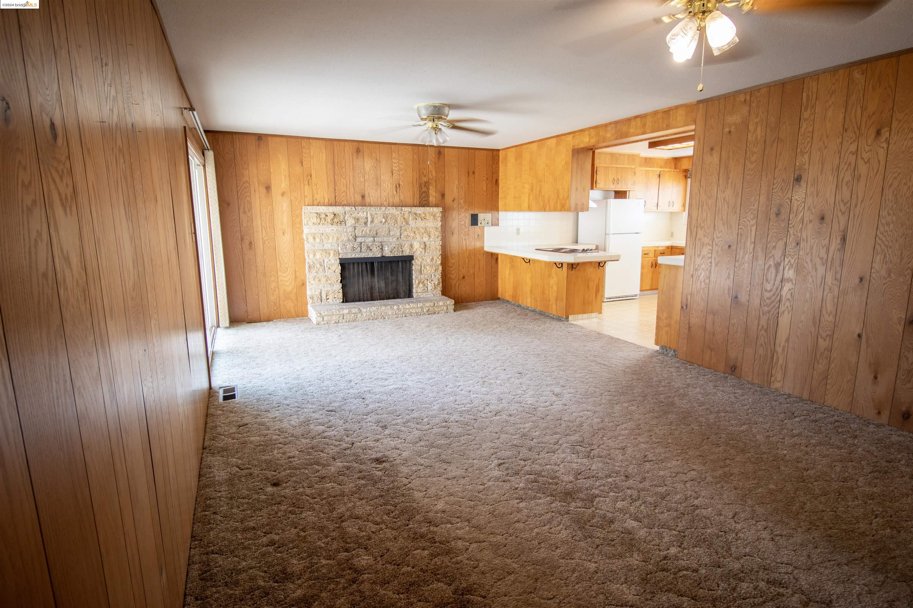 913 Elm Dr