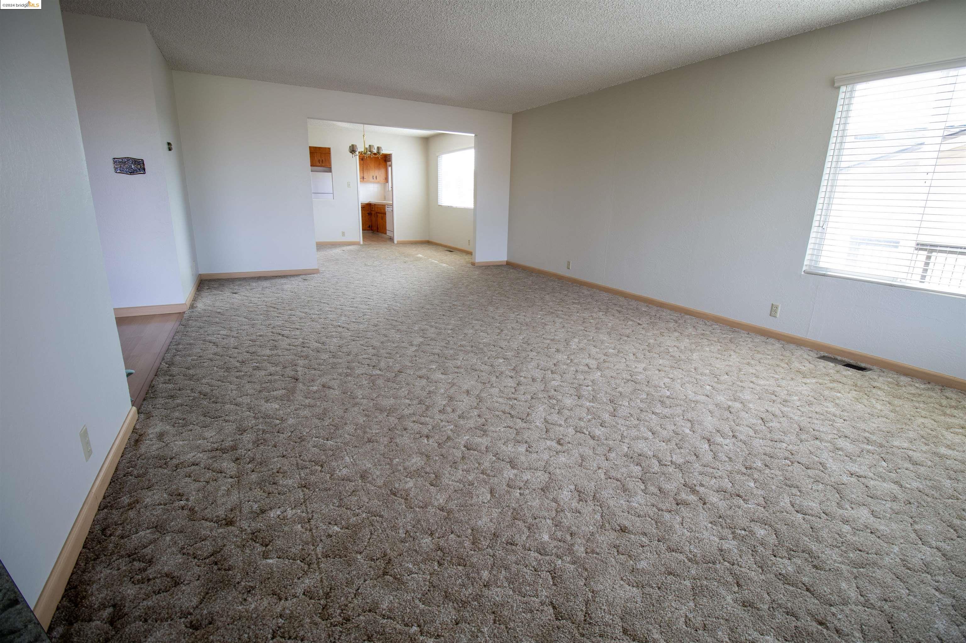 913 Elm Dr