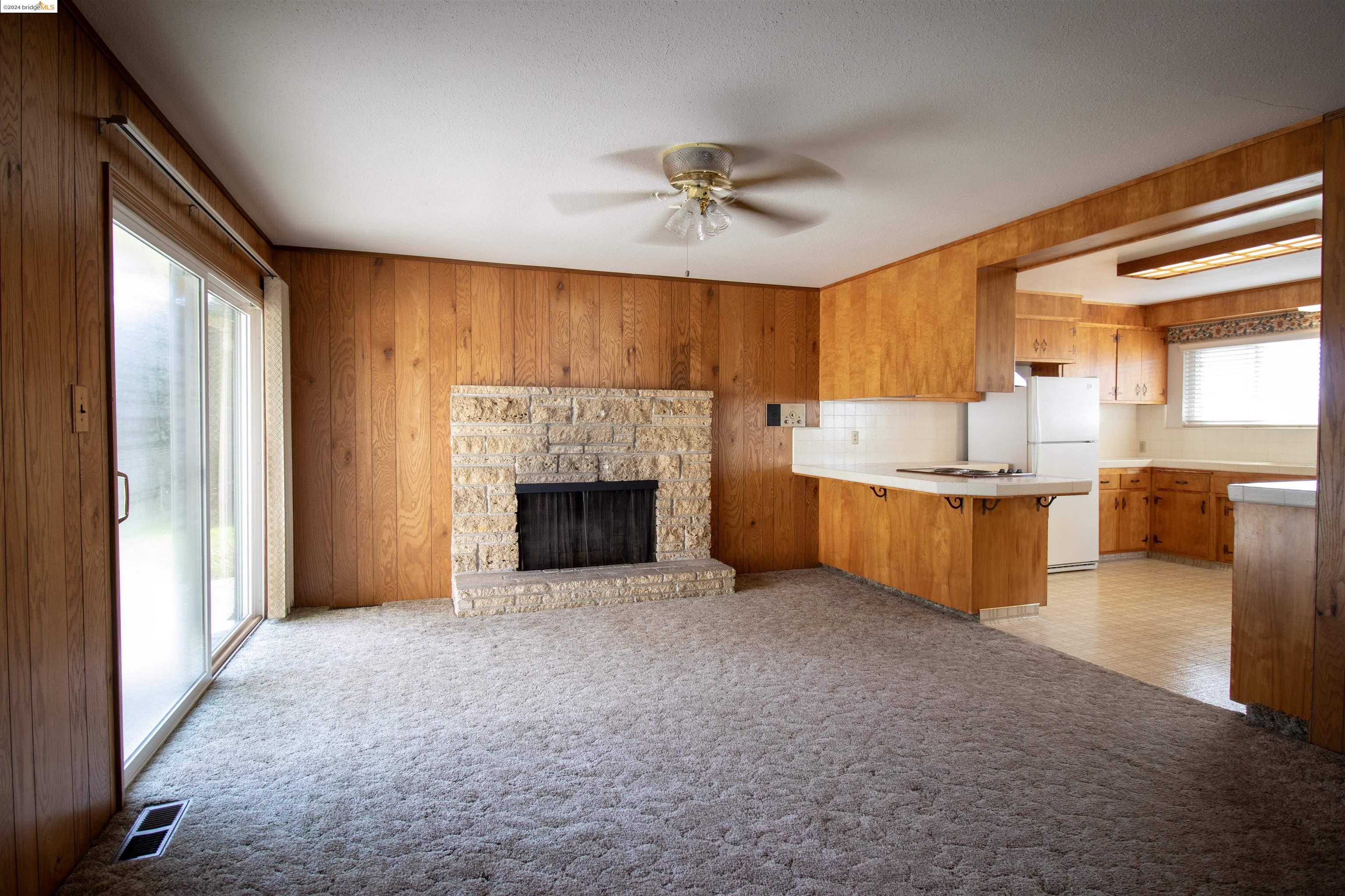 913 Elm Dr