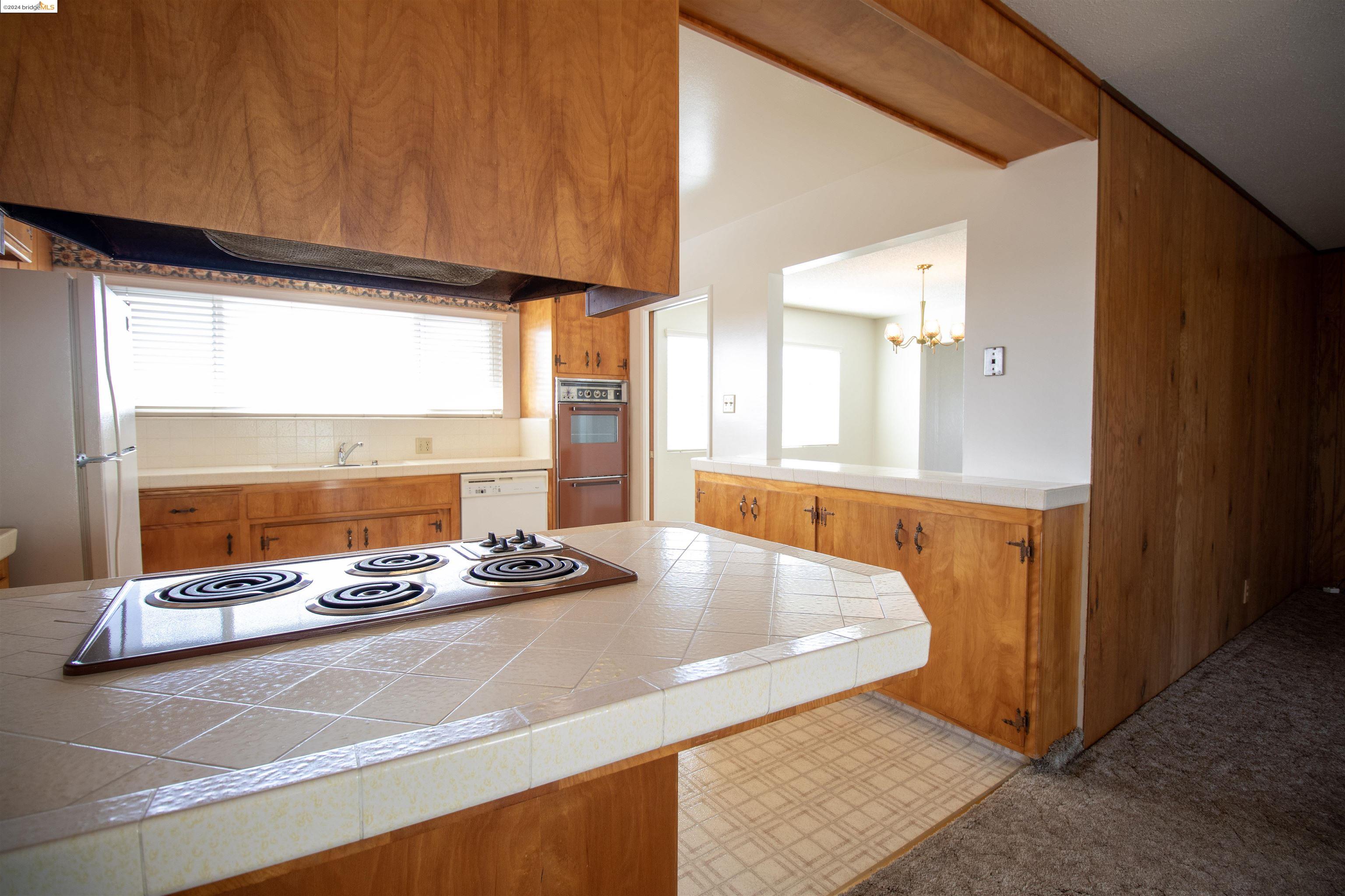 913 Elm Dr