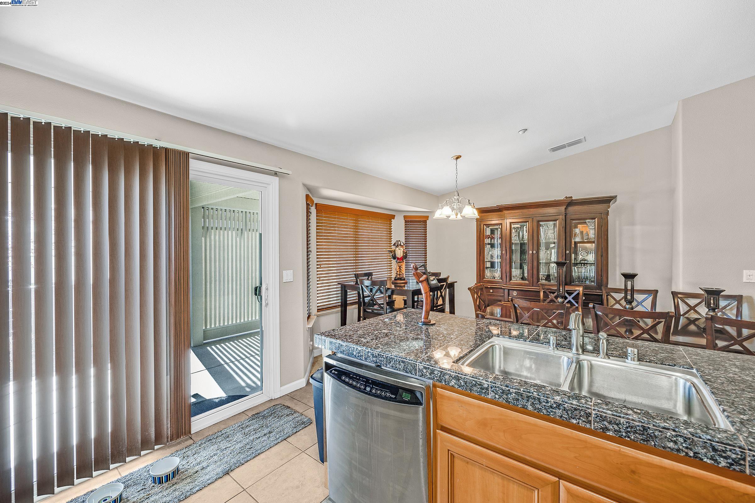 554 Anglebrook