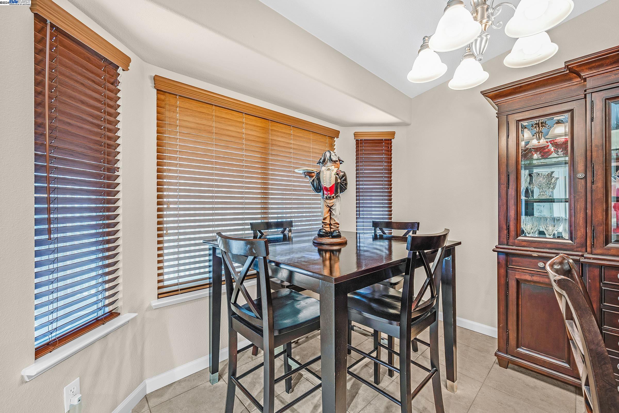 554 Anglebrook