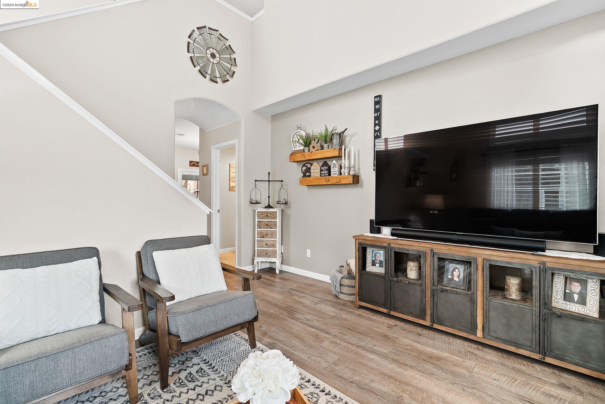 1792 Corte Vista St
