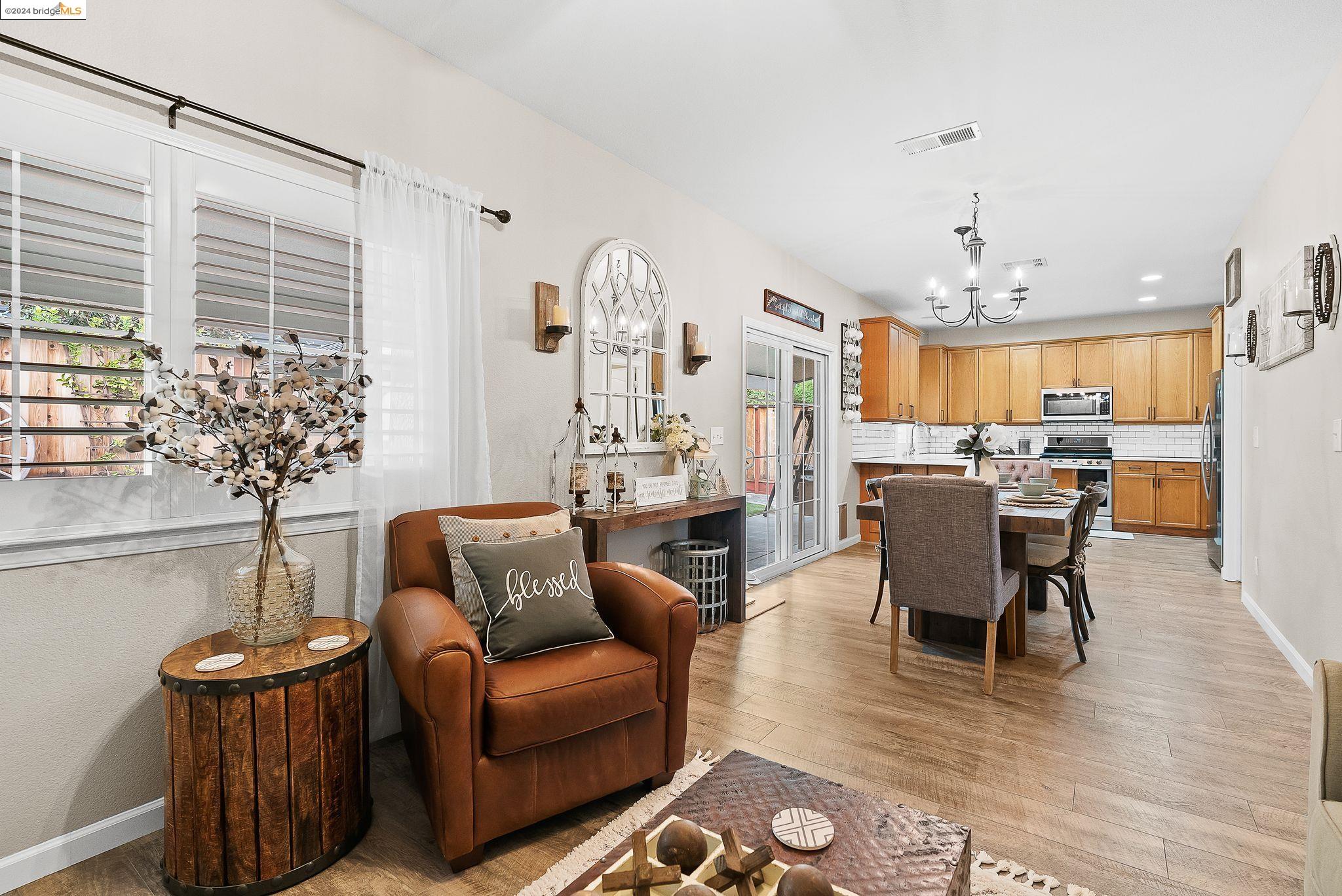 1792 Corte Vista St