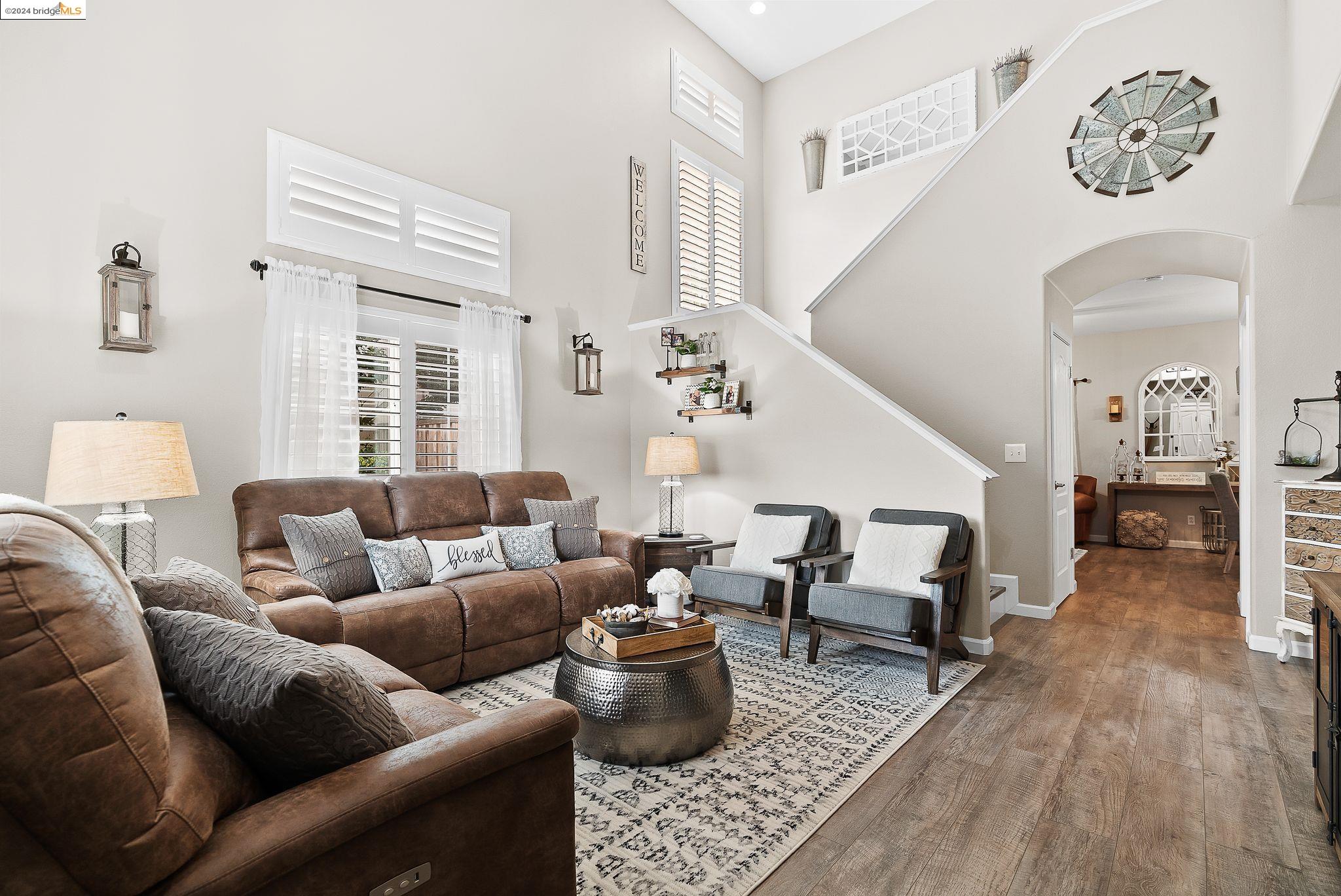 1792 Corte Vista St